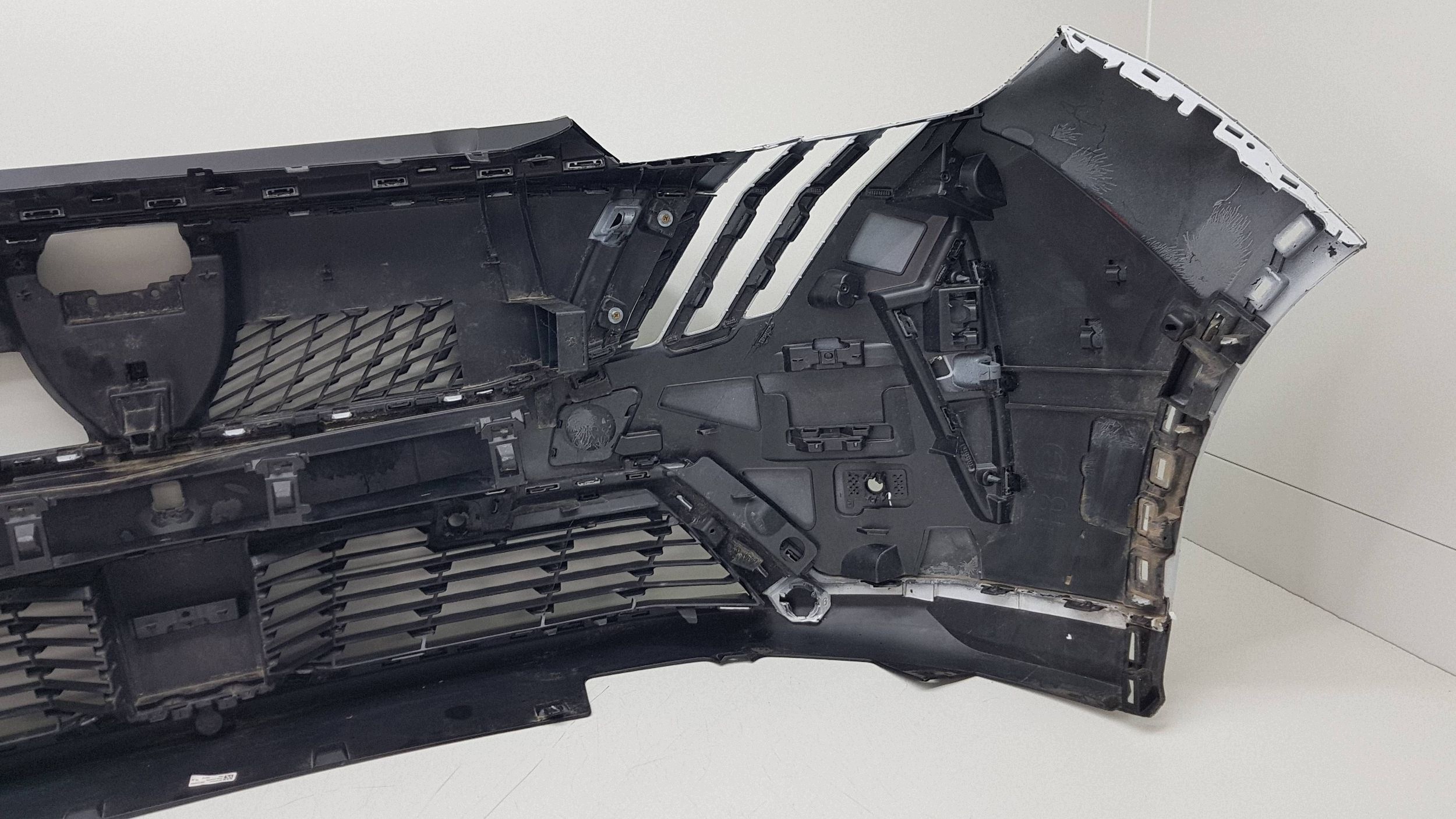 PEUGEOT 3008 III 2024 bumper front 9846491180