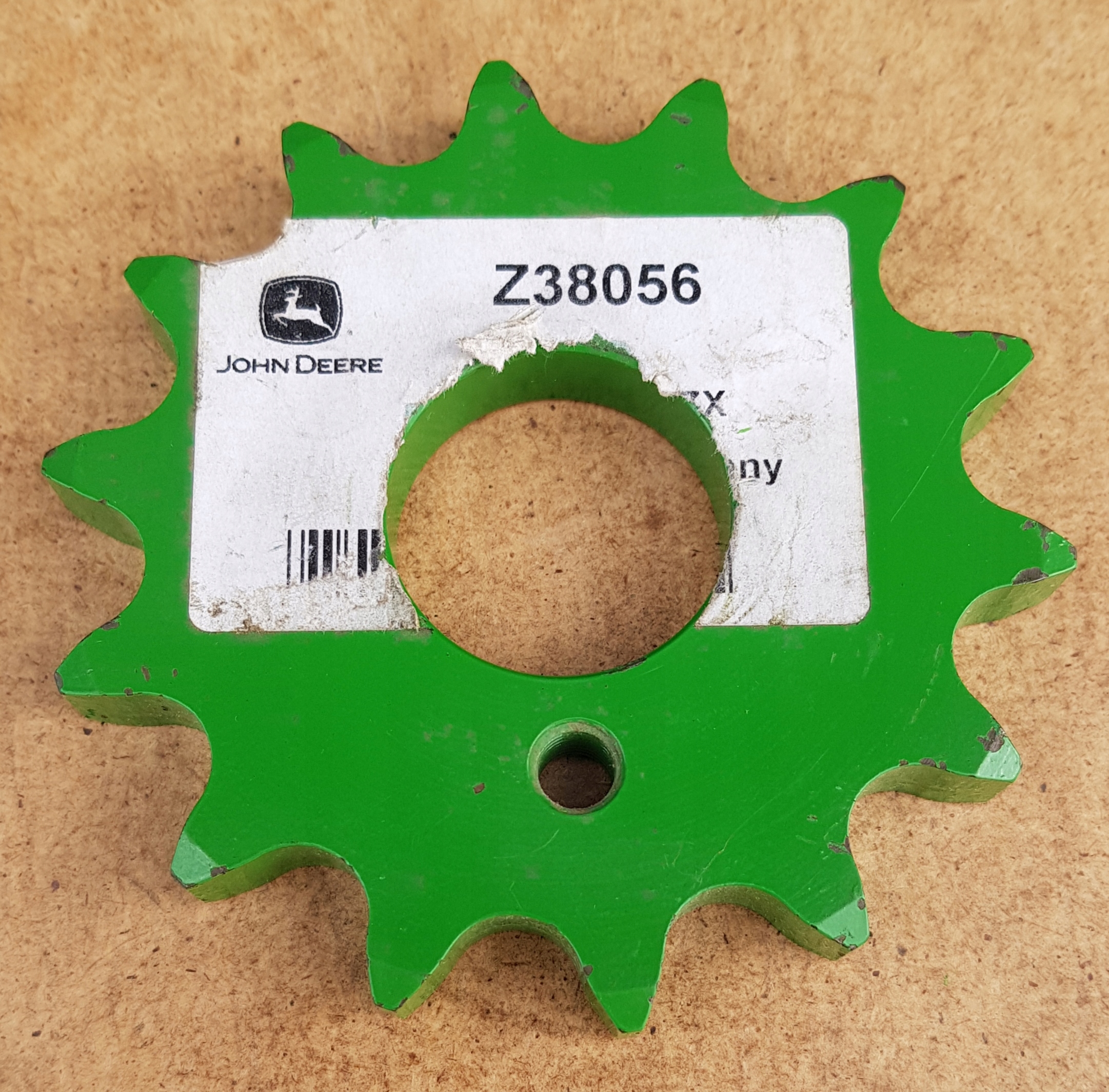 Оригинальная звездочка JOHN DEERE Z38056