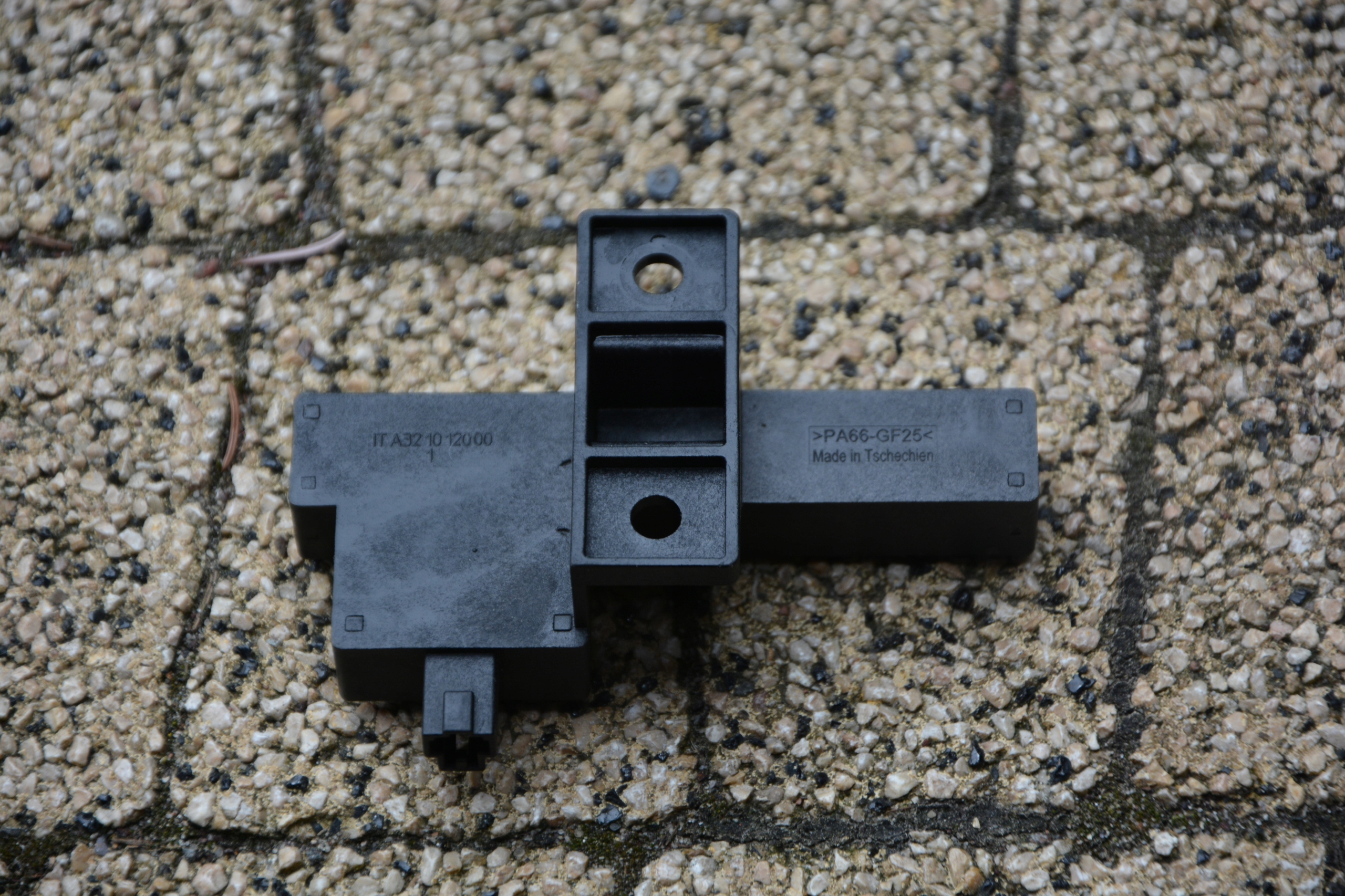 MODUŁ ANTENA KESSY VW TOUAREG 8K0907247 Producent części Volkswagen OE