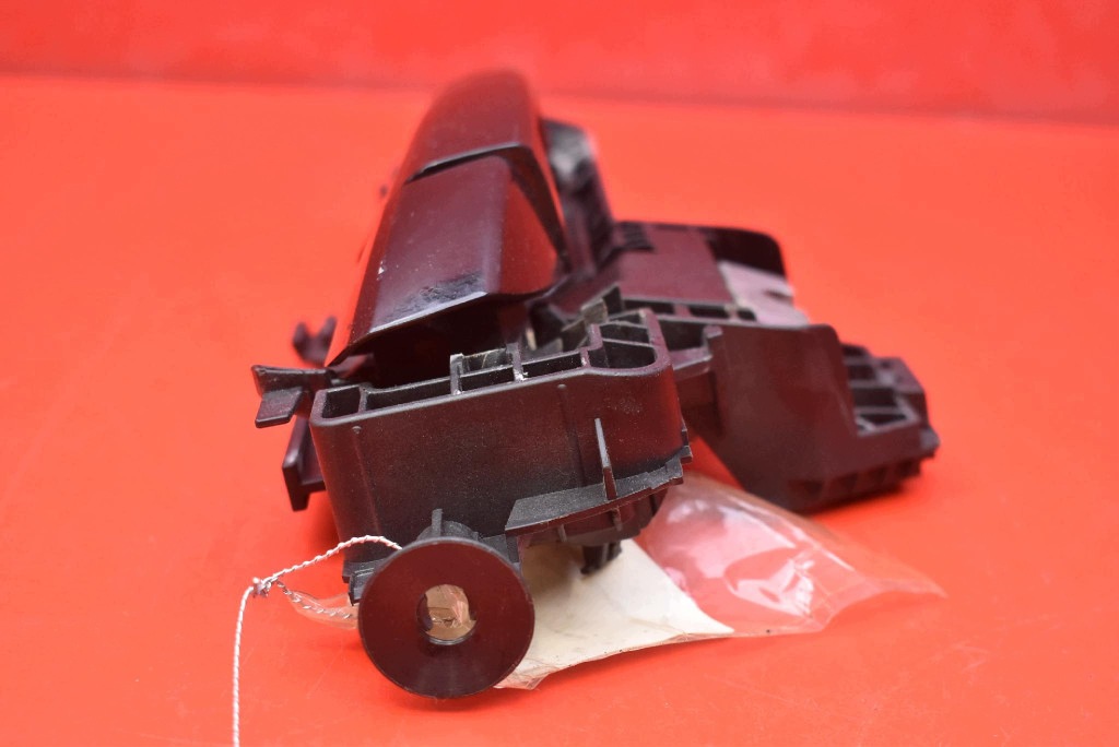 handle right front front C040 A2047600834 MERCEDES C-KLASA W204 07-12