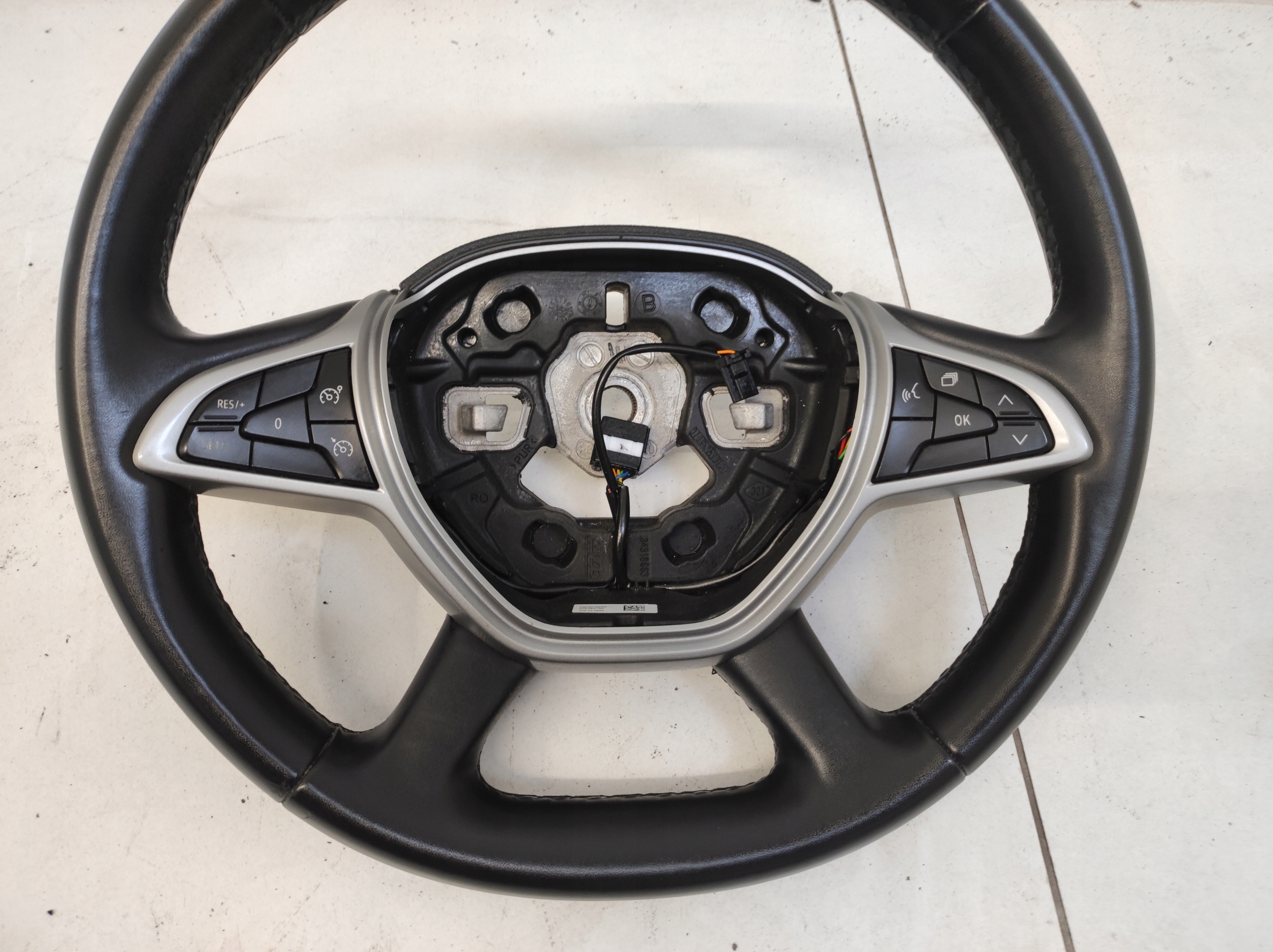 lenkrad MULTIFUNKCYJNA DACIA SANDERO III 3 LIFT
