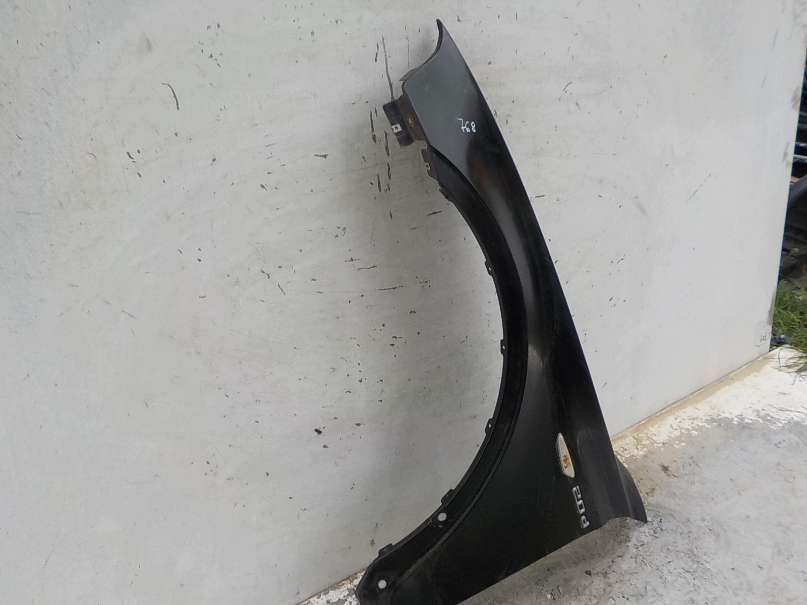 768 BMW X3 (E83) fender left front front long