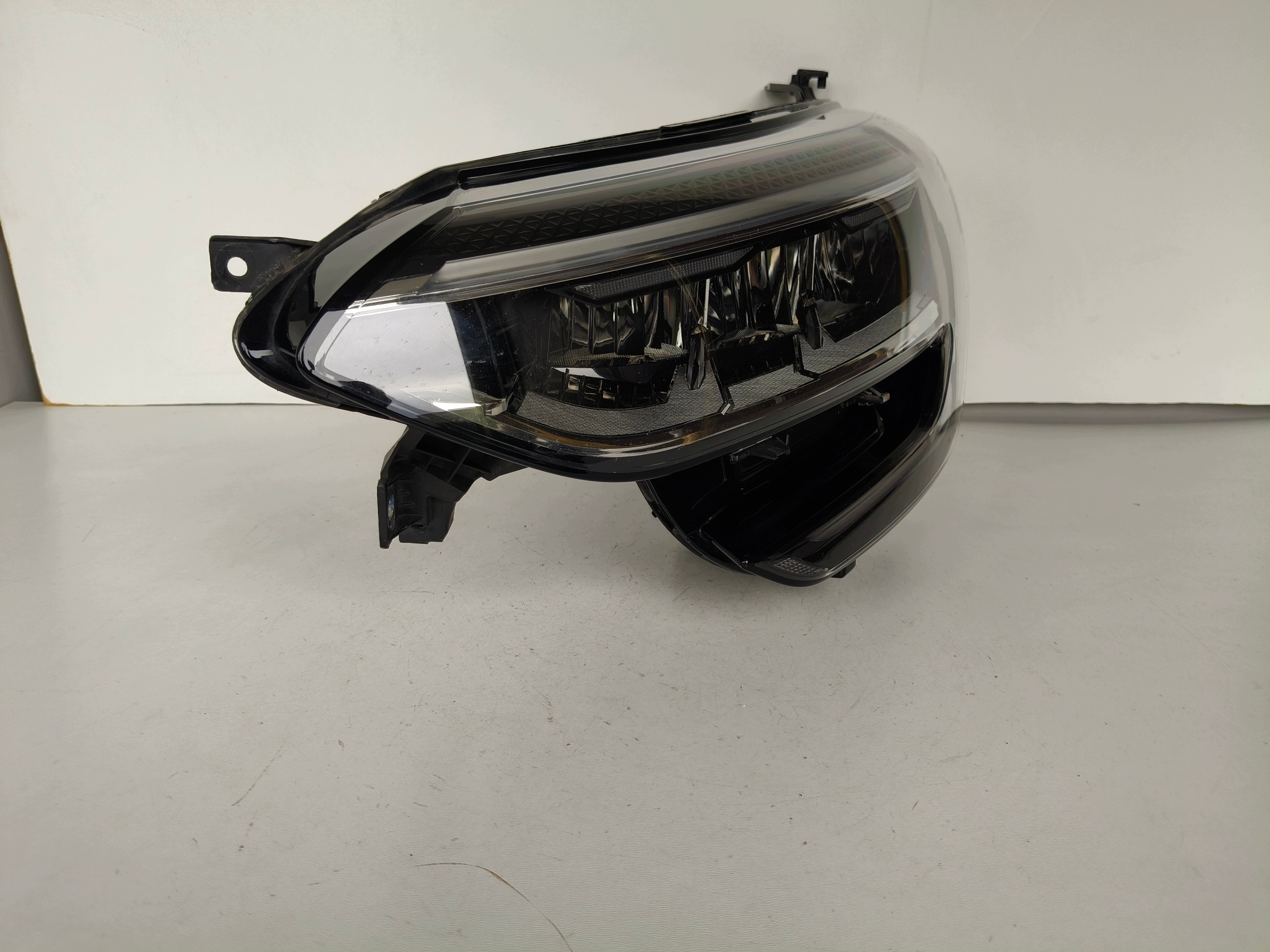 light left REFLEKTOR RENAULT MEGANE IV 20- LIFT FULL LED