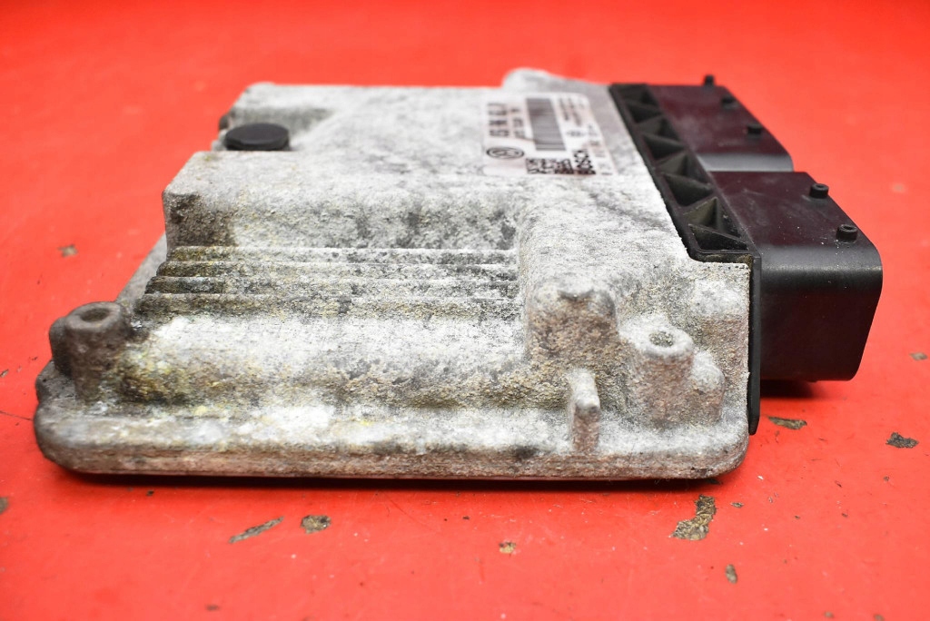 control unit computer of the engine 03G906021DP VW PASSAT B6 1.9 TDI 105 KM 05-10