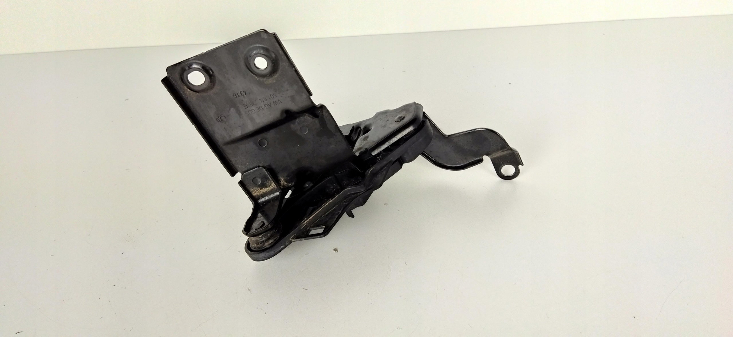 OCTAVIA III 2.0TDI Halter POMPY ABS 5Q1614235Ev