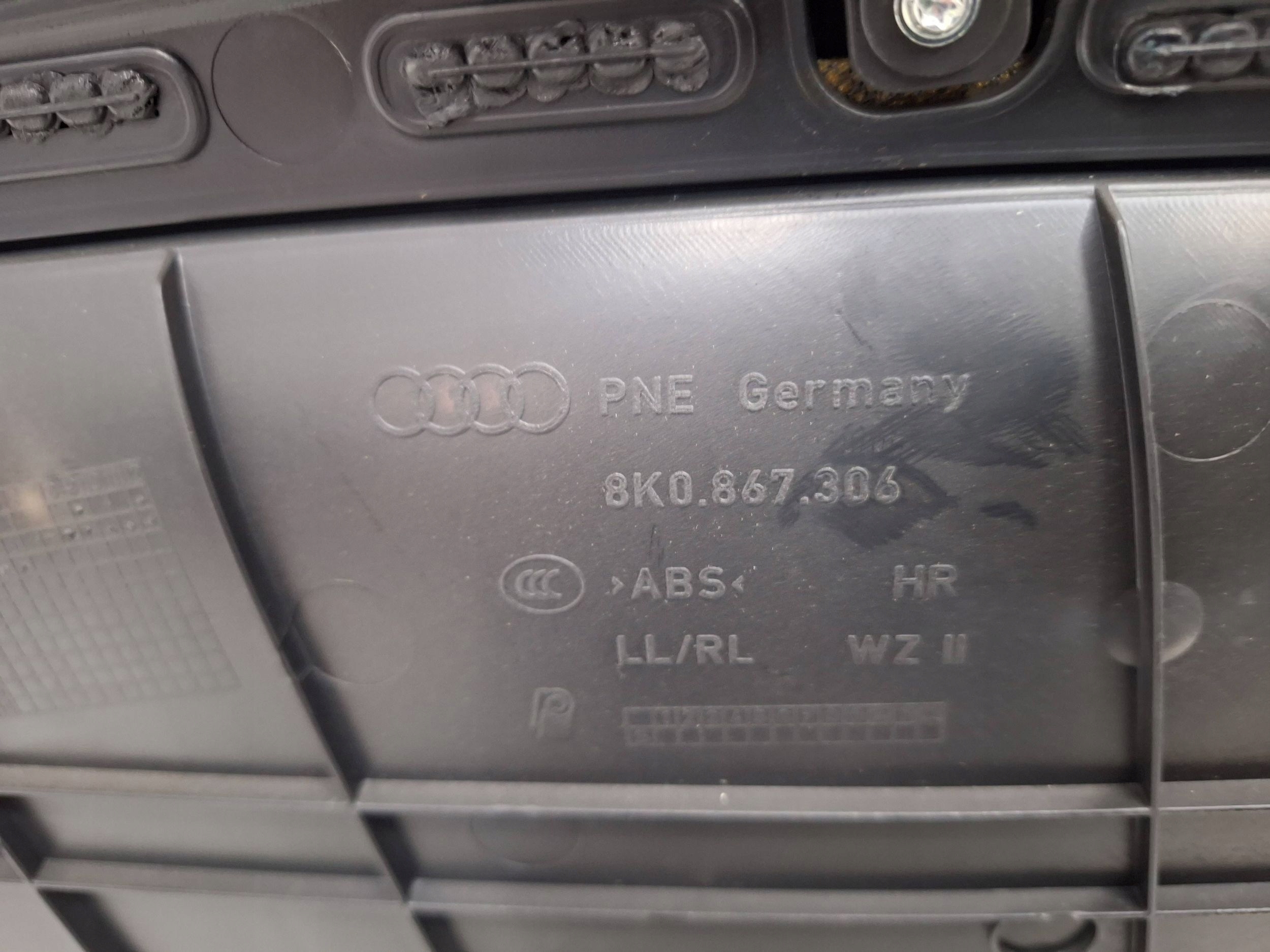 AUDI A4 B8 8K KOMBI side upholstery right rear part 8K1867303