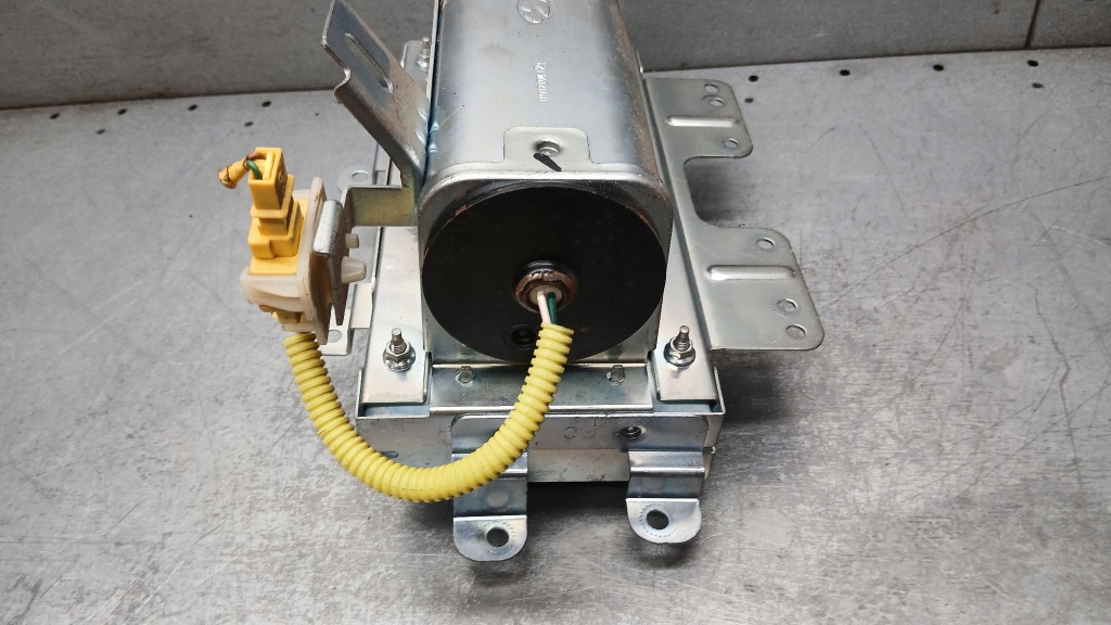 подушка пассажира Hyundai и 05R 1.6b 84560-17000