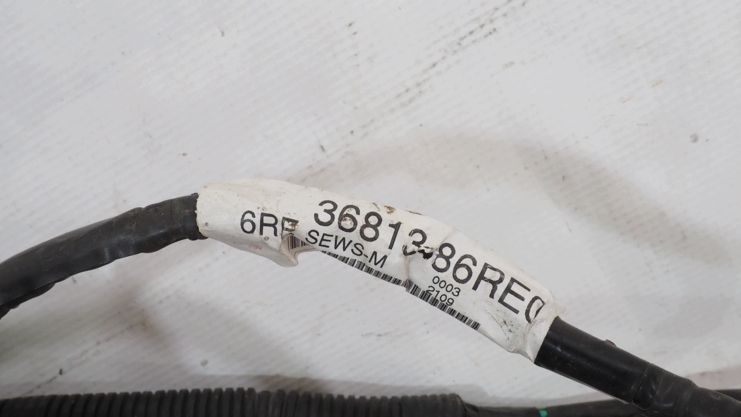 Suzuki Vitara III bundle wiring PDC of a bumper front 36813-86RE0