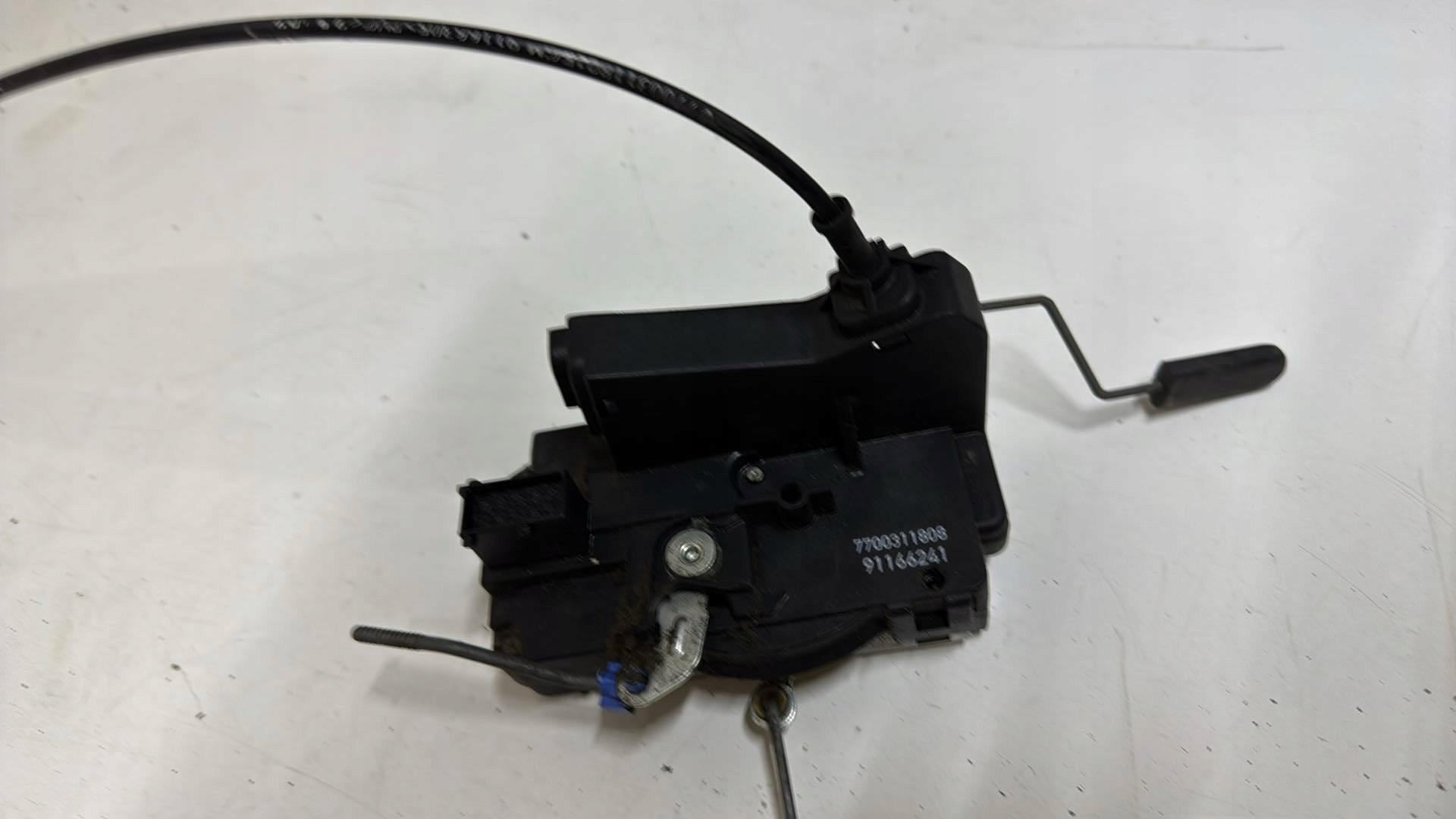 OE lock door right front RENAULT TRAFIC II VIVARO 7700311808 91166241