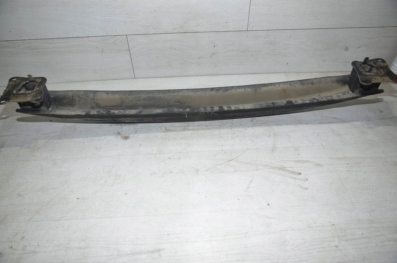träger unter Stoßstange heck VW Scirocco 1K8 2013r