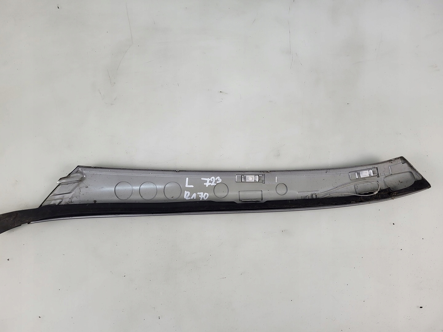 MERCEDES SLK 320 R170 LIFT moulding windows windscreen left pillar left 723