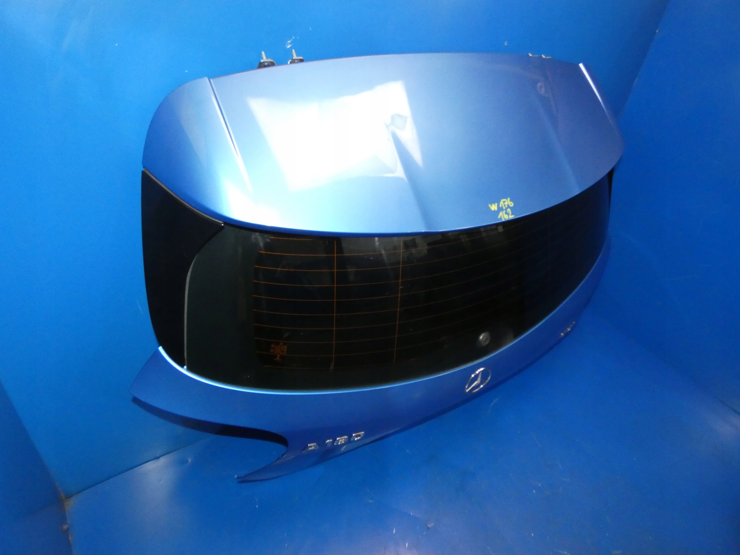A KLASA W176 trunk door boot rear part rear Z window 162