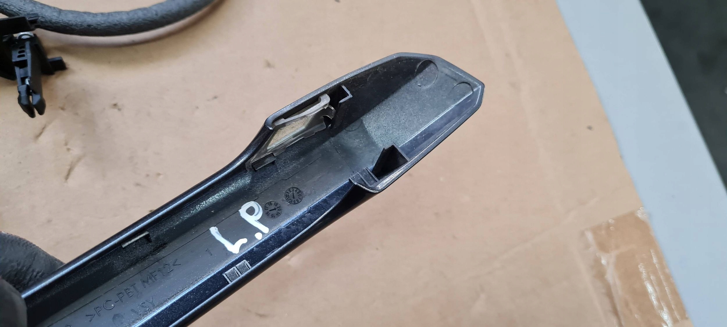 A5 8W S5 LIFT handle support left left rear part LZ7S SPORTBACK 8W0837239 A4 B9 8W