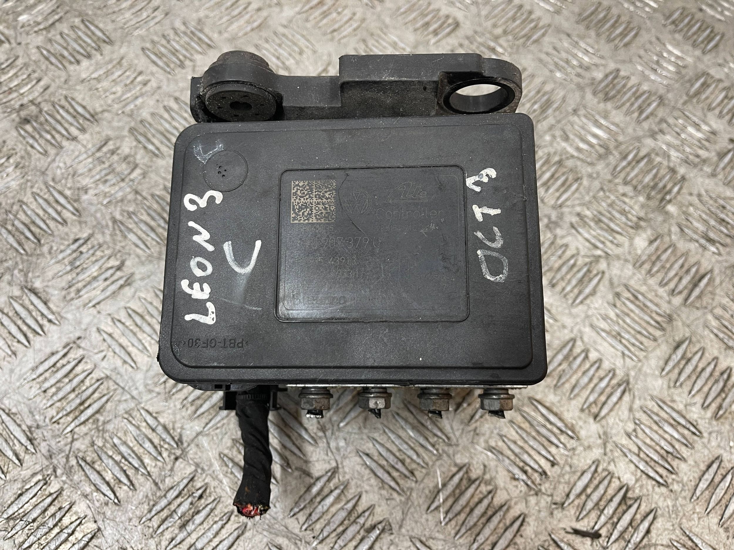 pump ABS control unit SKODA OCTAVIA 3 III 12- 3Q0907379C