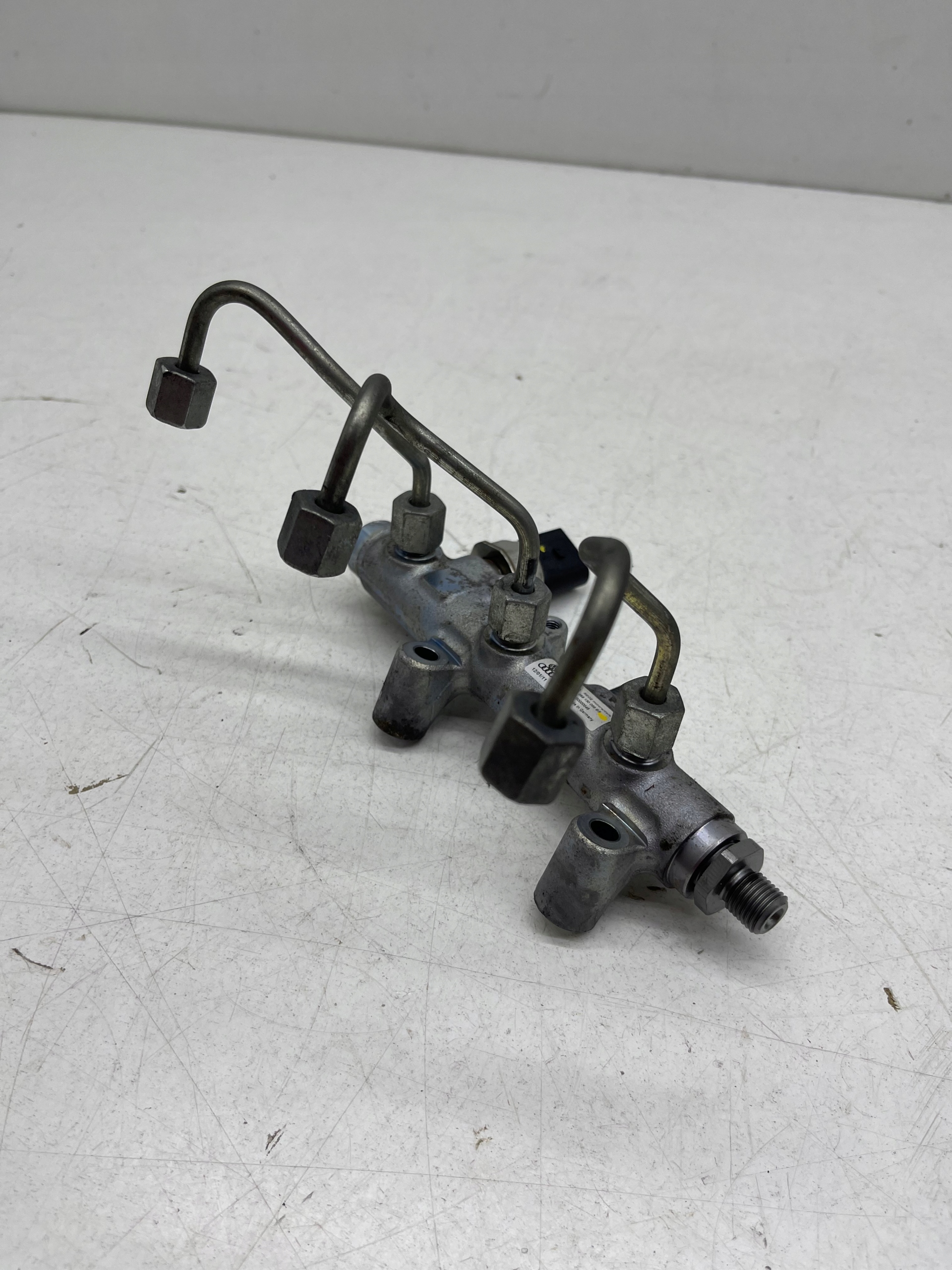 Audi A4 A5 A7 A6 C7 3.0 tdi топливная рейка