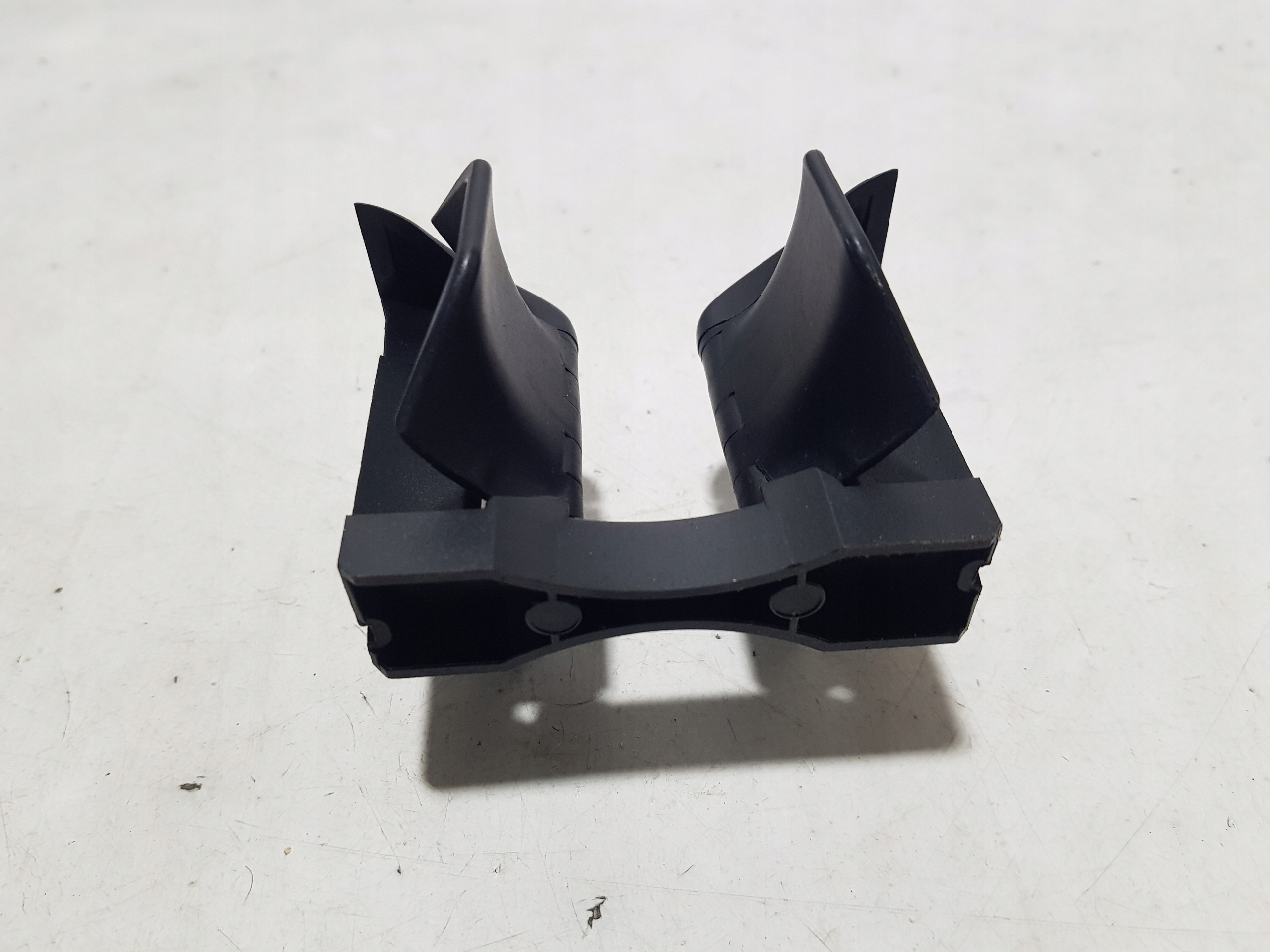 bracket for CUPHOLDER MERCEDES W204 2046802391