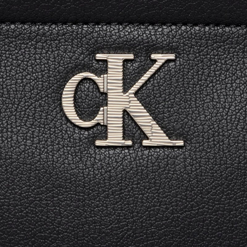 Calvin Klein Jeans torebka miejska kuferek czarna logo K60K609716-BDS Kolor czarny