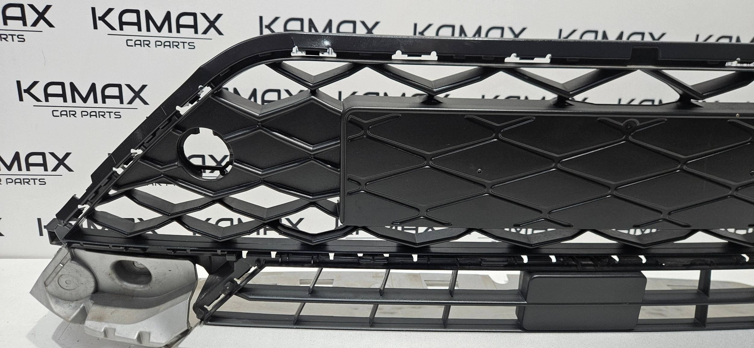 nárazník přední předek Seat Ateca 575853688M