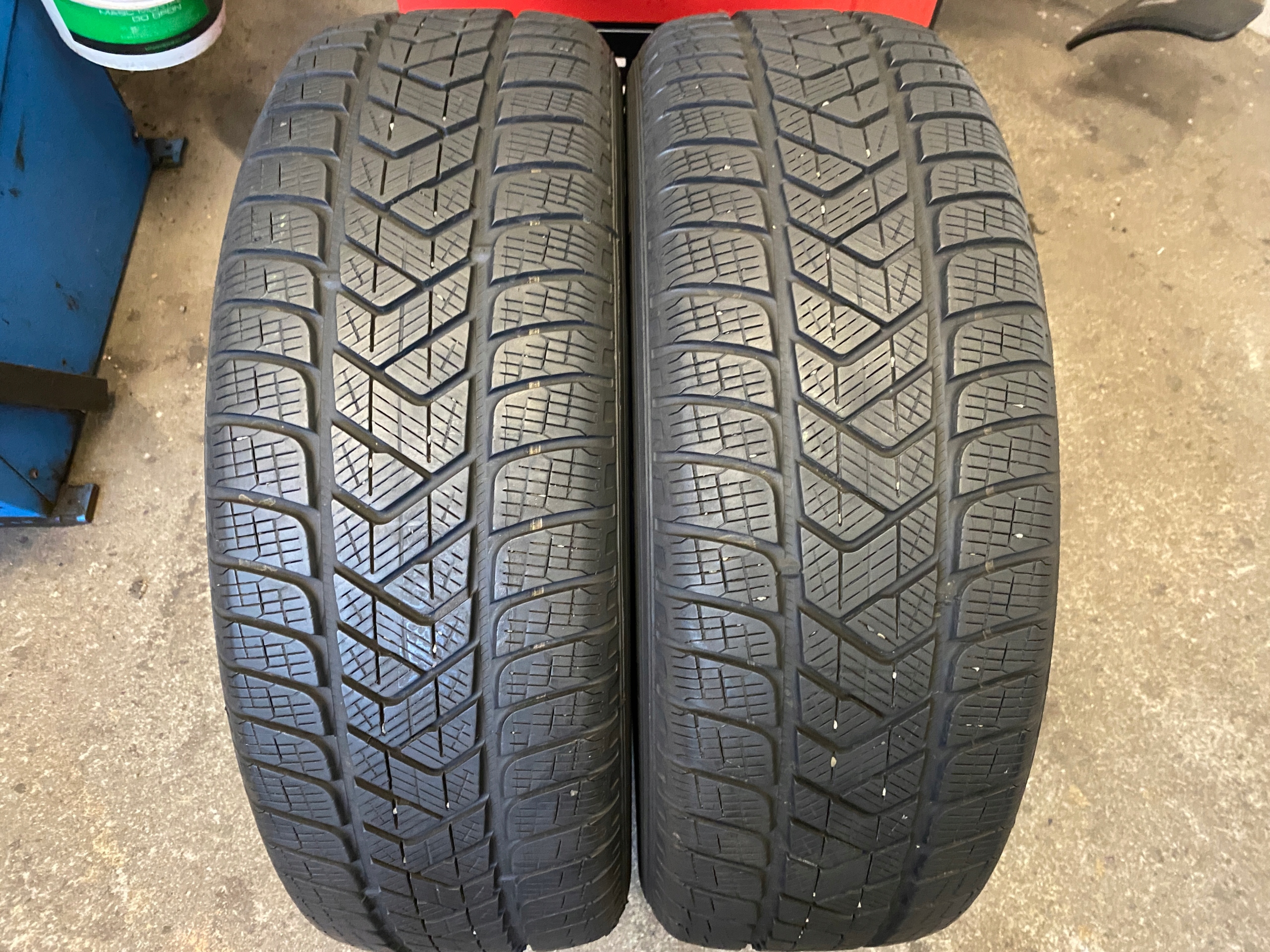 2 tyres winter 215/65R17 Pirelli Scorpion Winter Seal 7mm