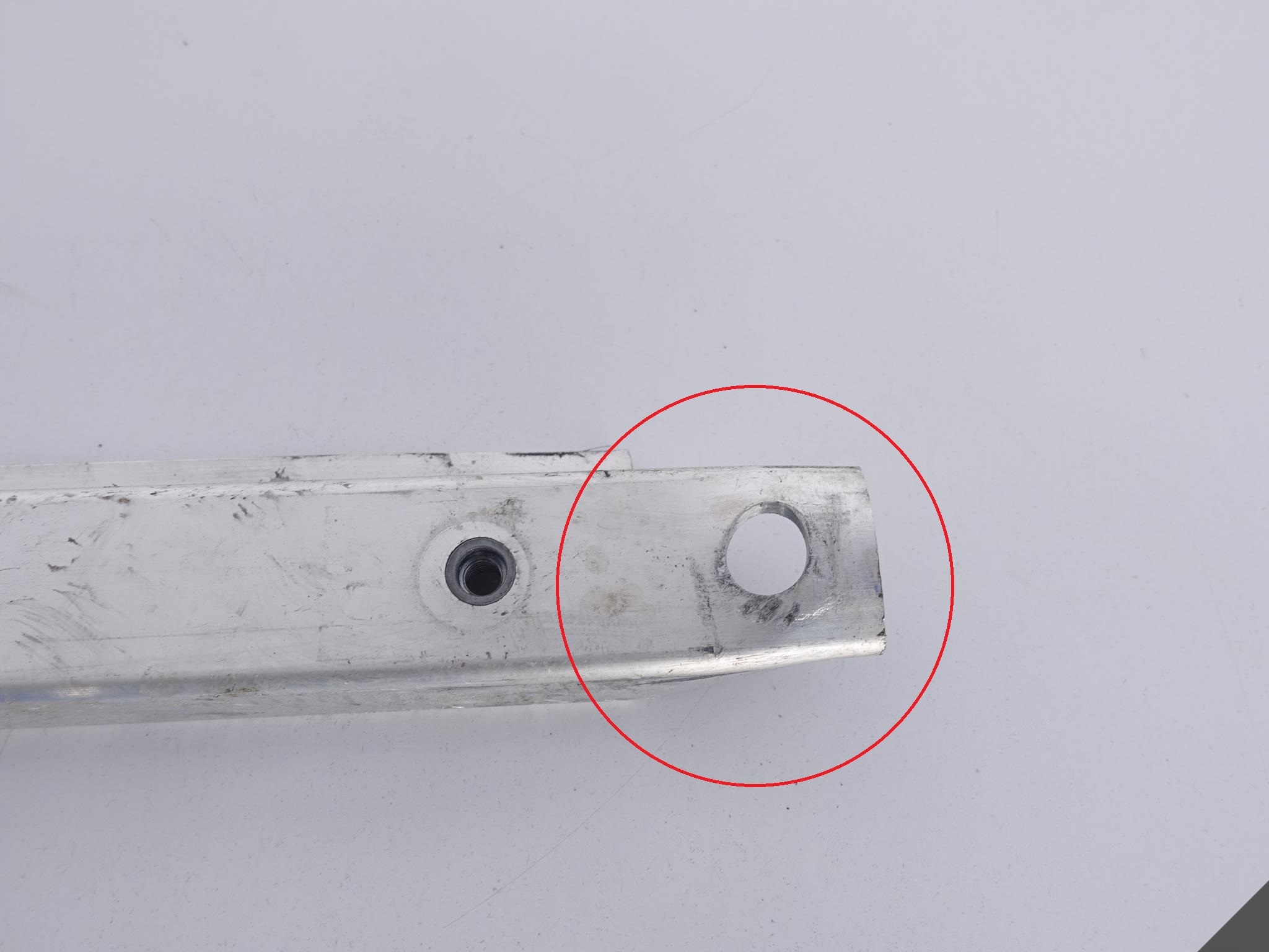 TESLA MODEL 3 17- sump sider lower front console