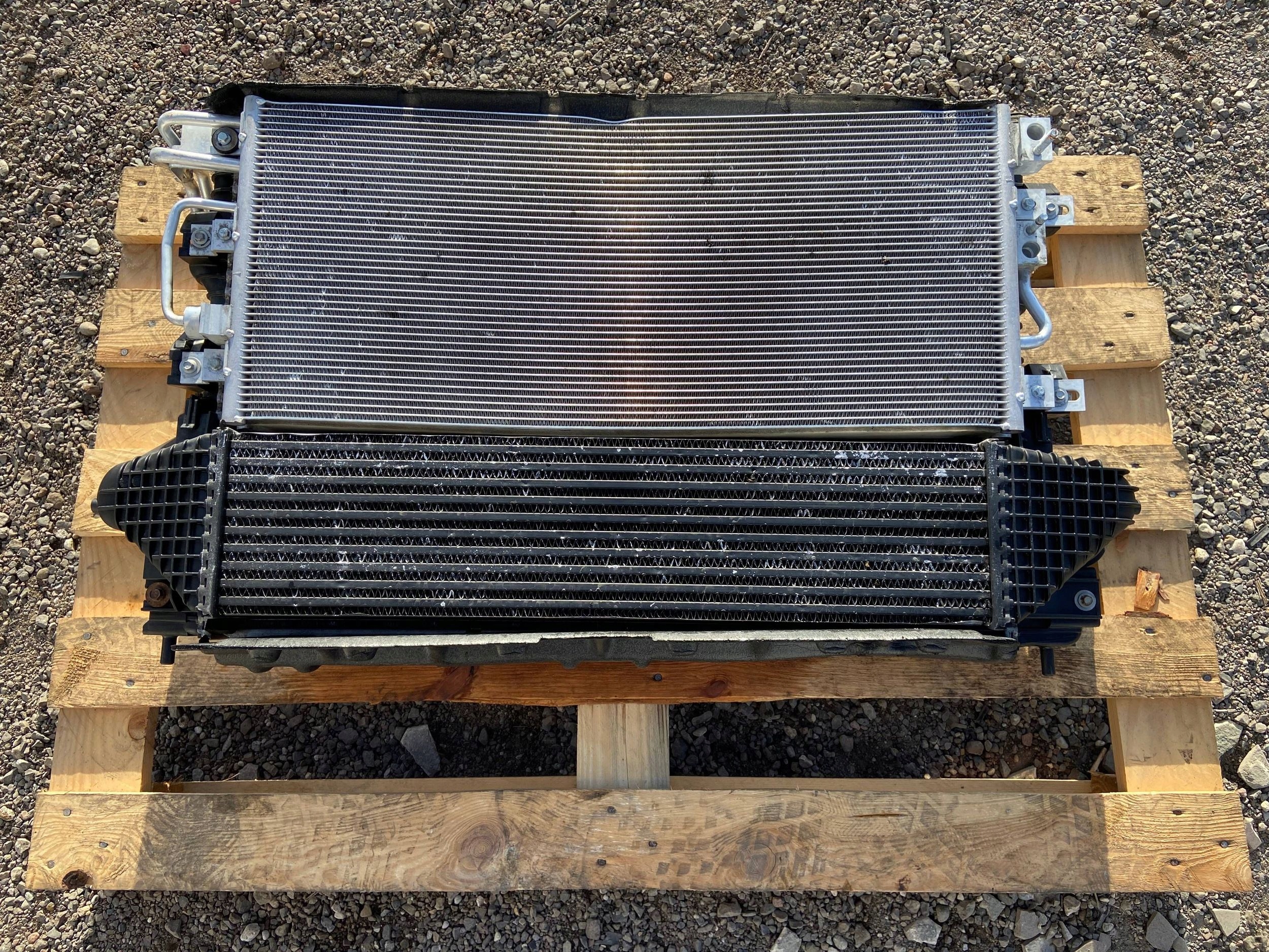 Kühler Intercooler Lüfter Ford Explorer 3.5 Ecoboost 2011-2019