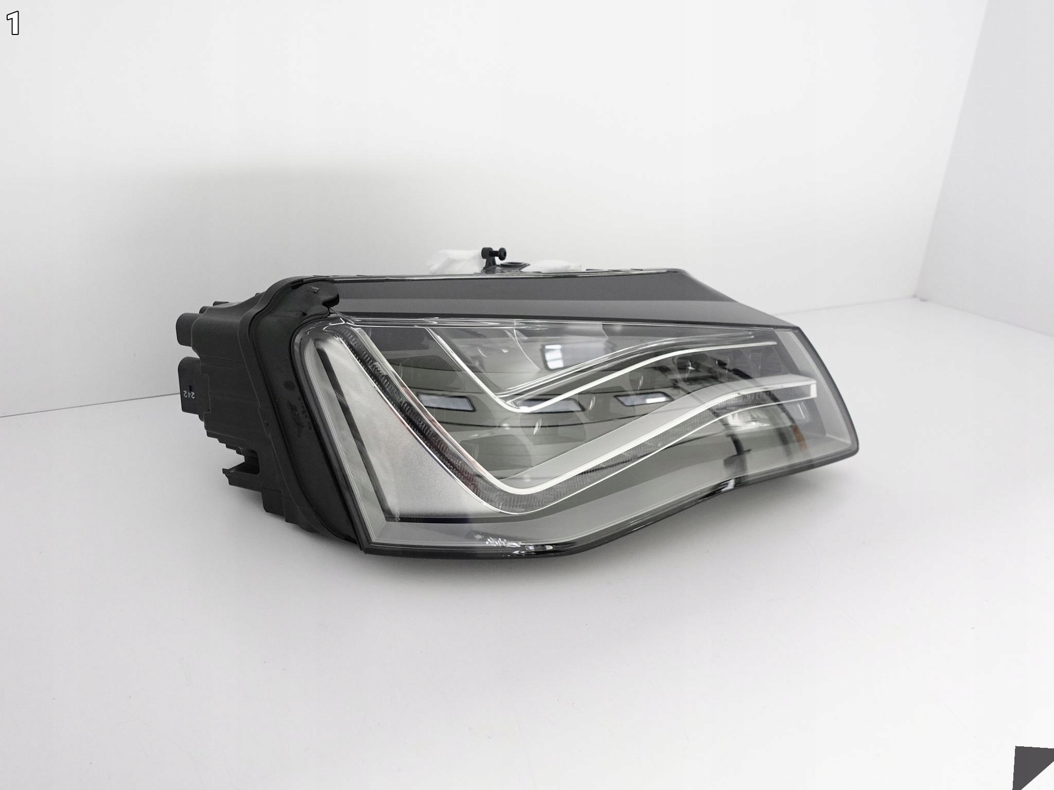 AUDI A8 S8 D4 4H0 09-13 FULL LED LAMPA NOWA HELLA Strona zabudowy prawa