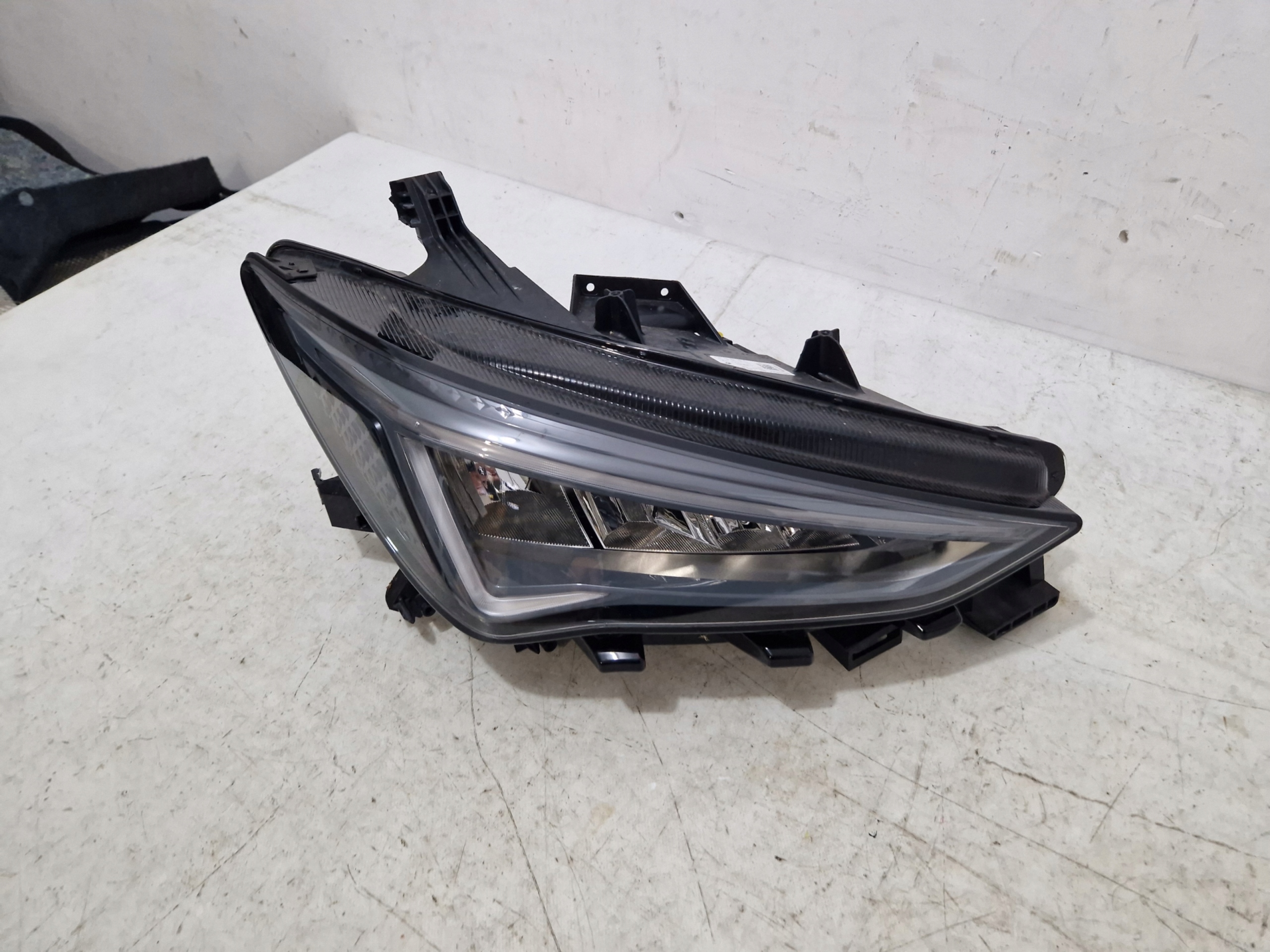 CUPRA BORN 10F light front right front FULL LED 10F941008J