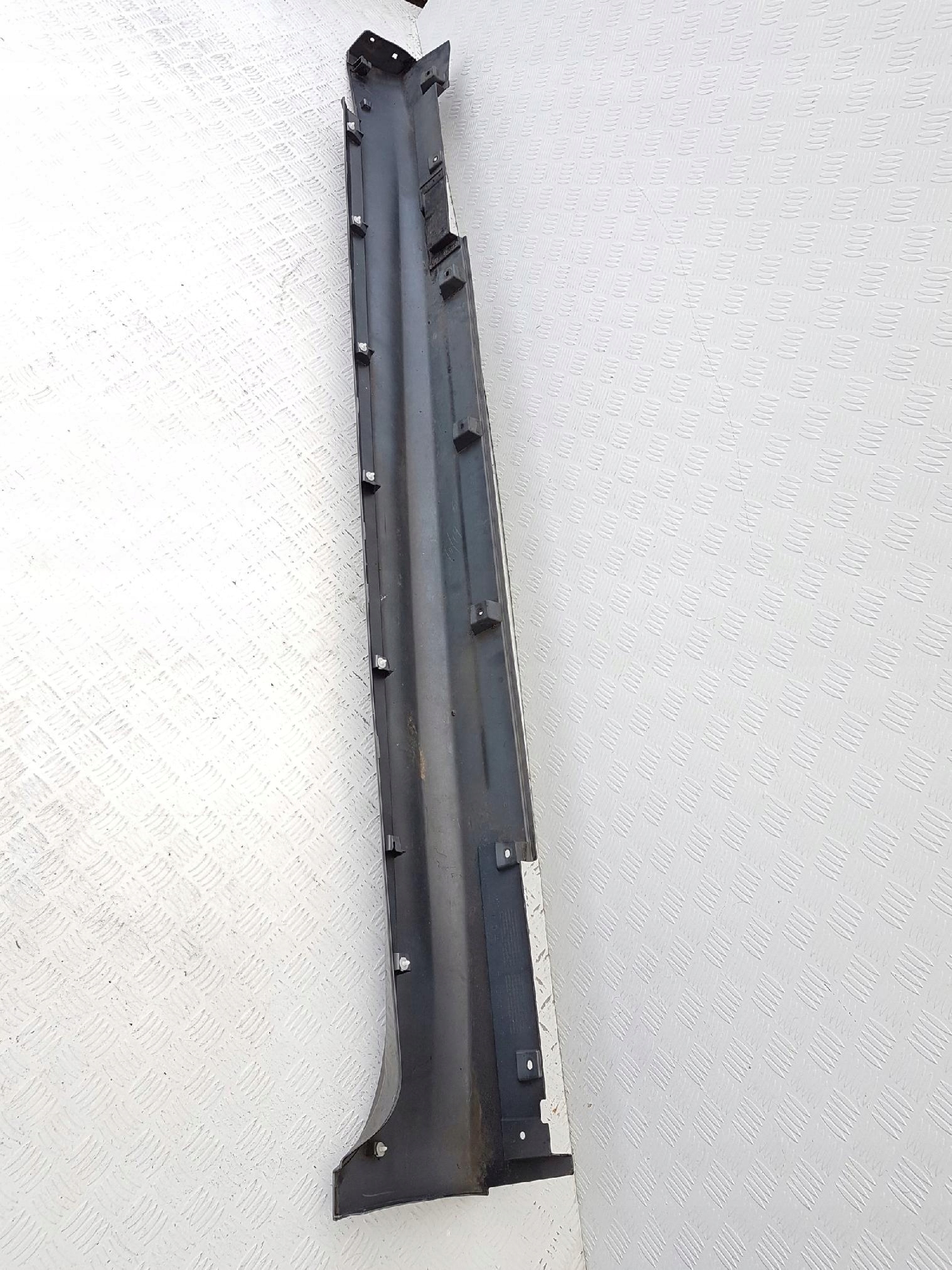 moulding threshold threshold left Infiniti M56 M37 M
