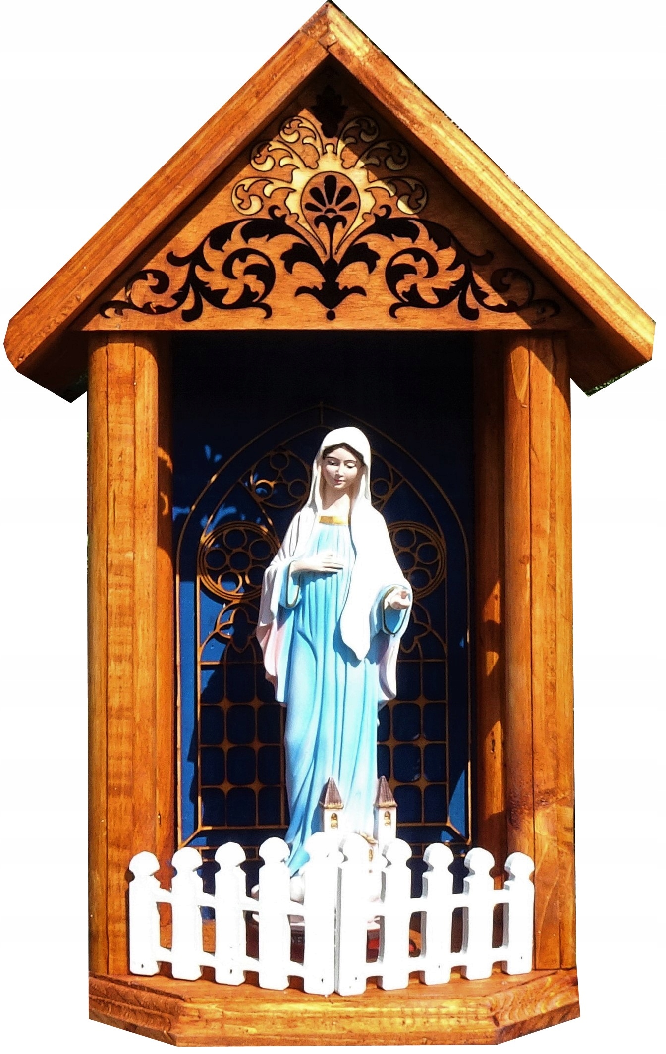 

Duża kapliczka drewniana