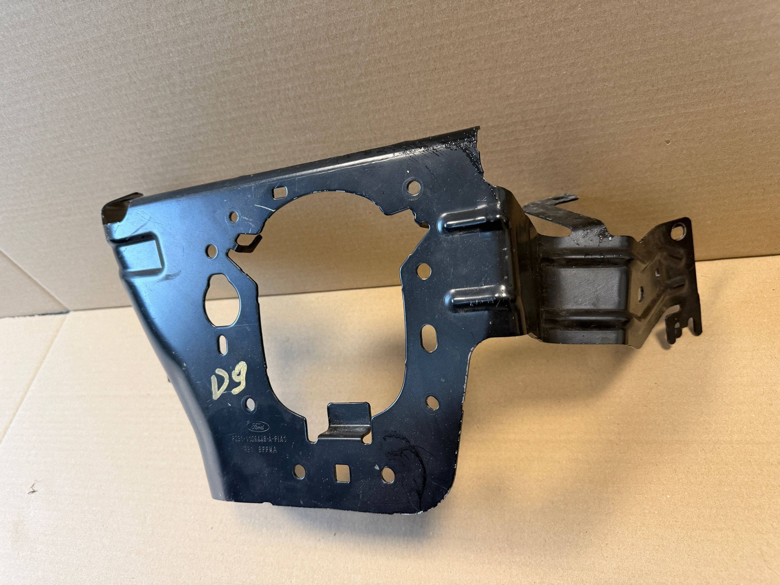 FORD TRANSIT CUSTOM 23- console adapter MONTAZOWE PZ31-V109A48-A