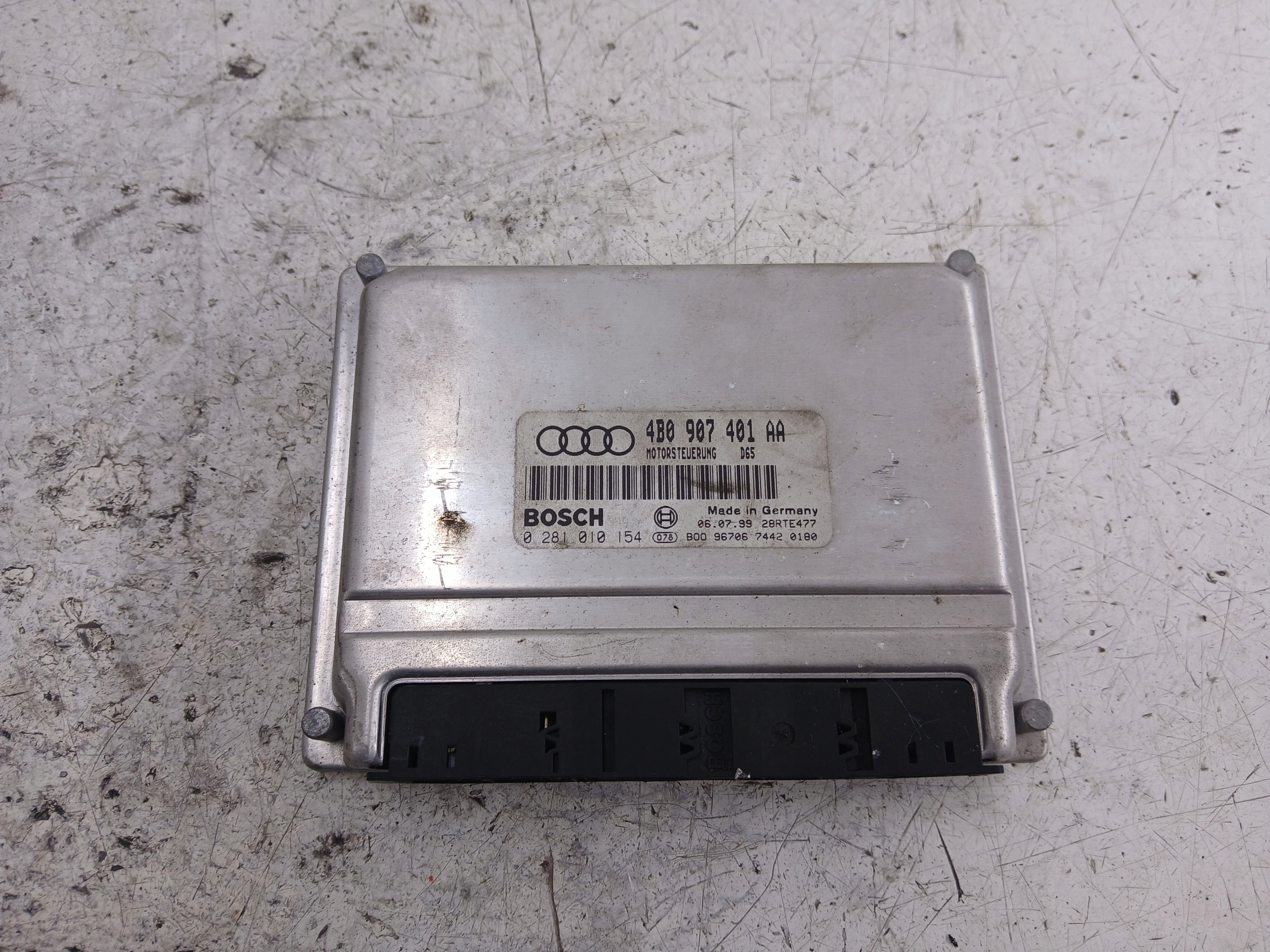 AUDI A6 C5 2.5 TDI control unit of the engine 4B0907401AA