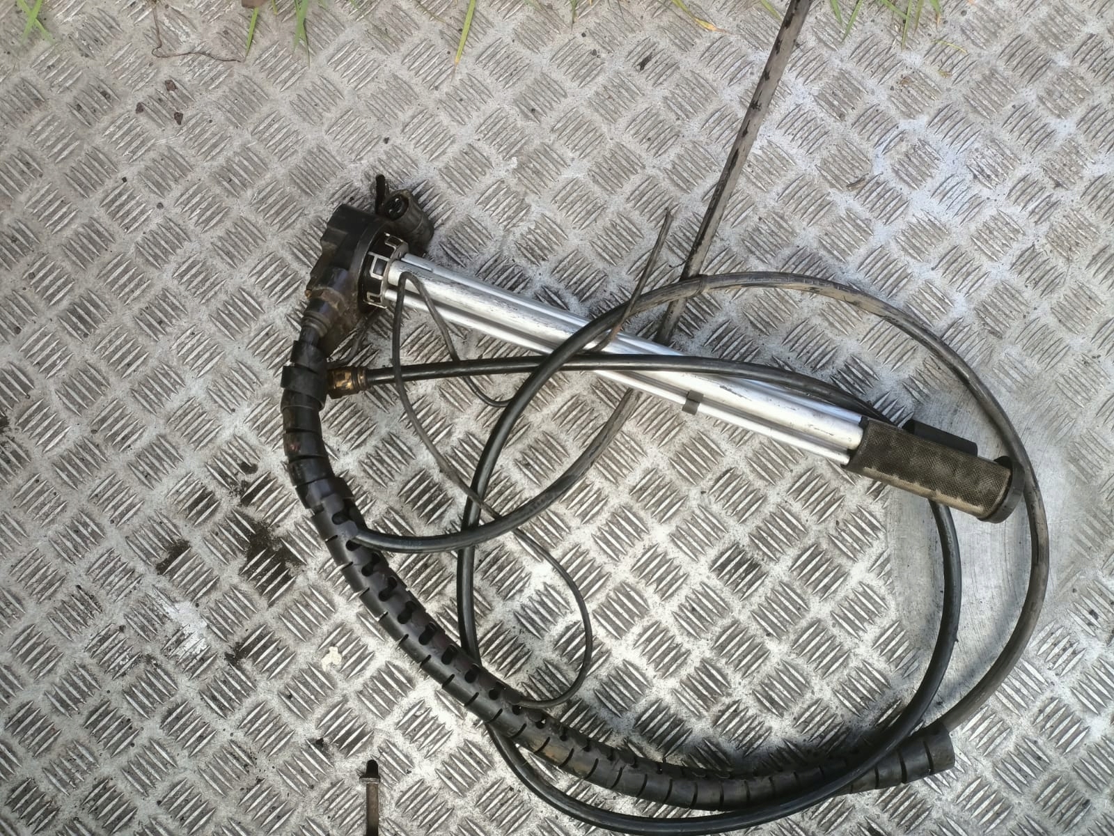 SMOK PALIWA SCANIA R CZUJNIK POZIOMU 1790949