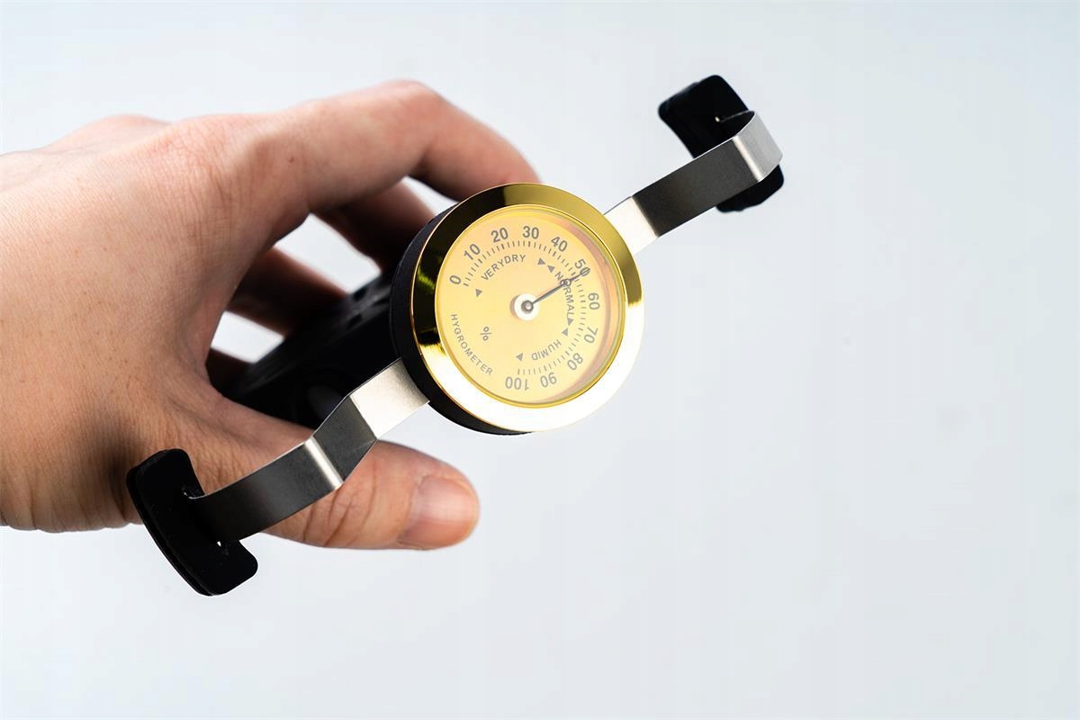 GUITTO GHD-03 NAWILŻACZ GITAROWY DO GITARY Z HIGROMETREM I DOZOWNIKIEM Marka Guitto