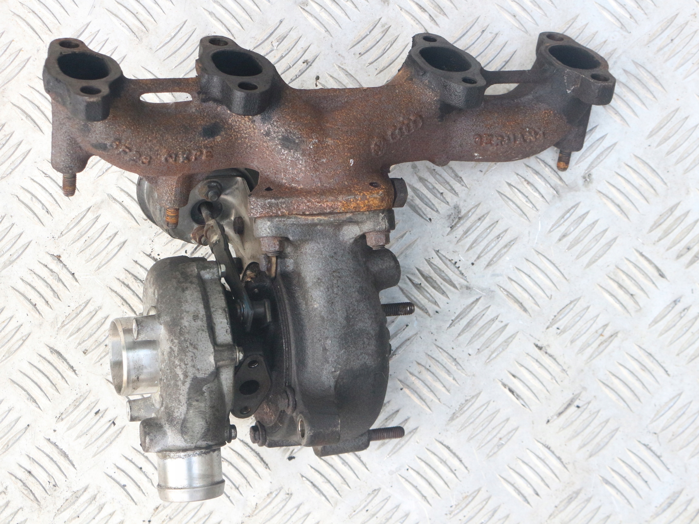 AUDI SEAT SKODA VW TURBINA TURBOSPRĘŻARKA 1.9 TDI 038145702K