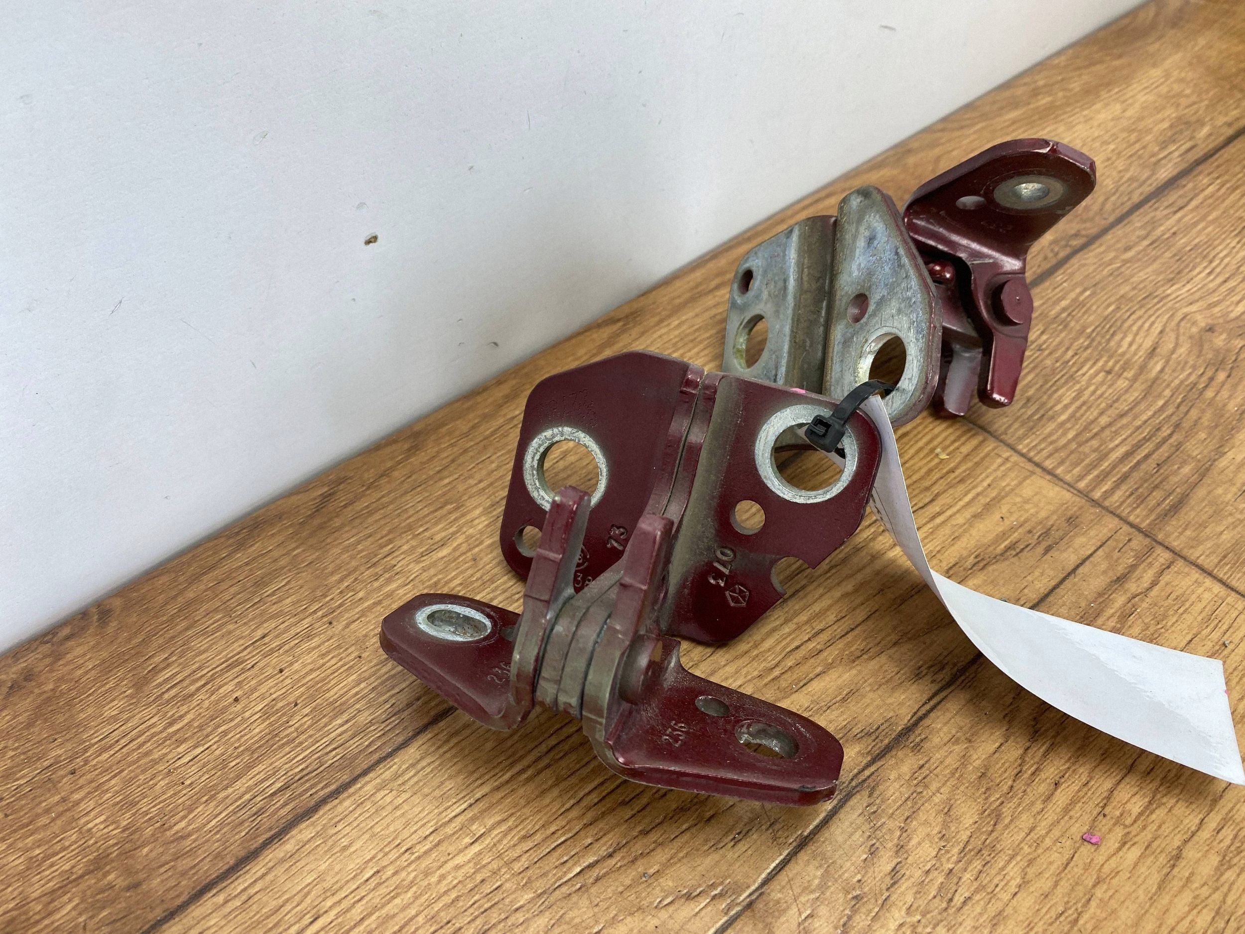 hinges door przednich left Dodge Ram 1500 DT 2019+