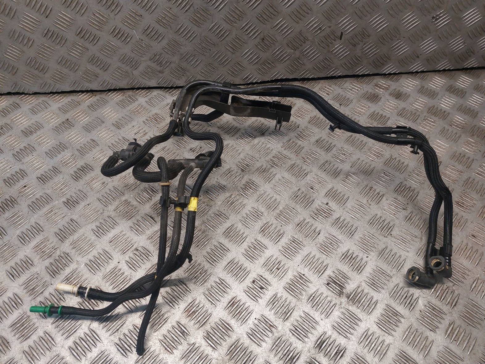fuel line VOLVO C30 und 1.6 D