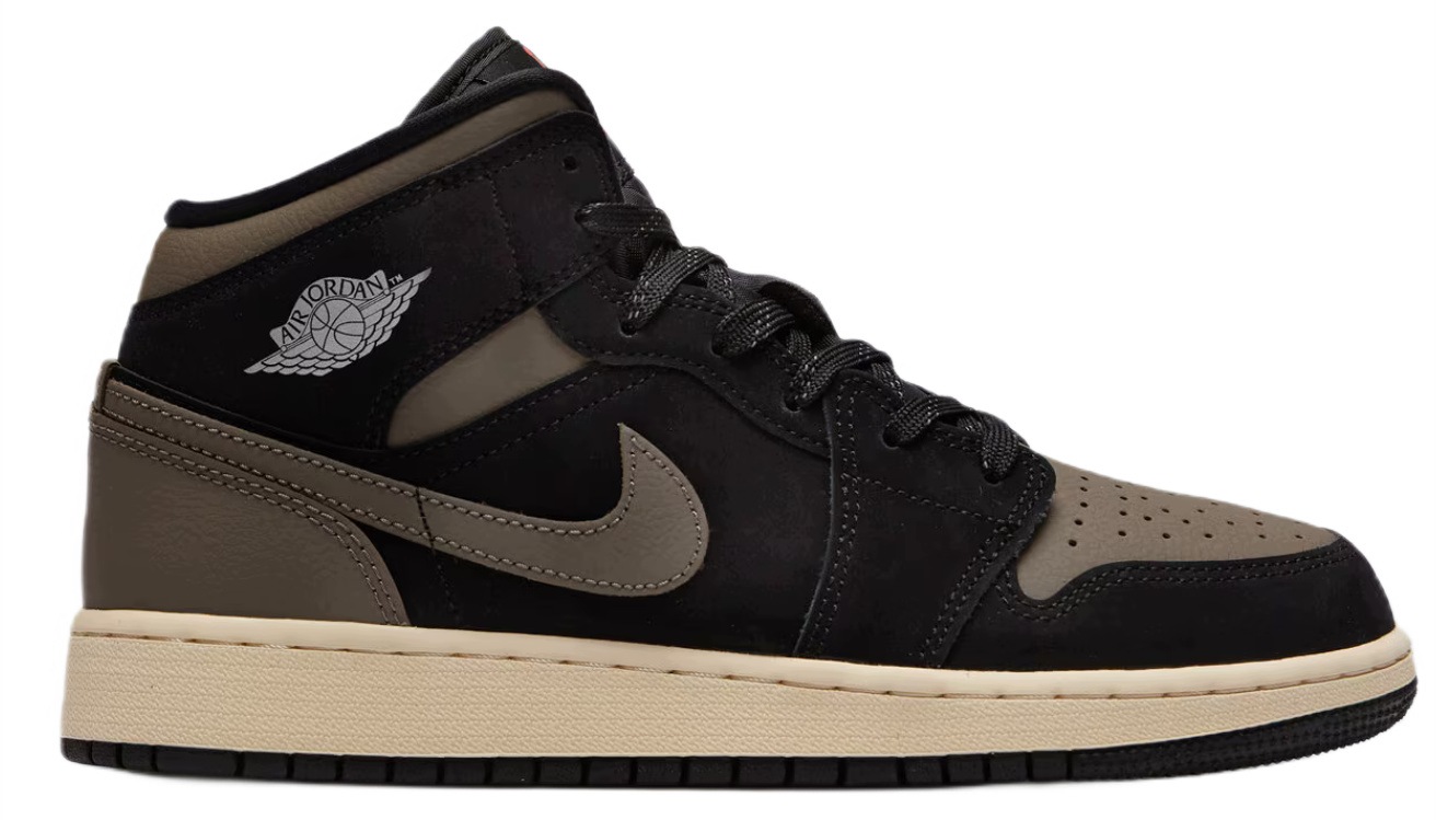 Nové Boty Nike Air Jordan 1 MID Se 37,5