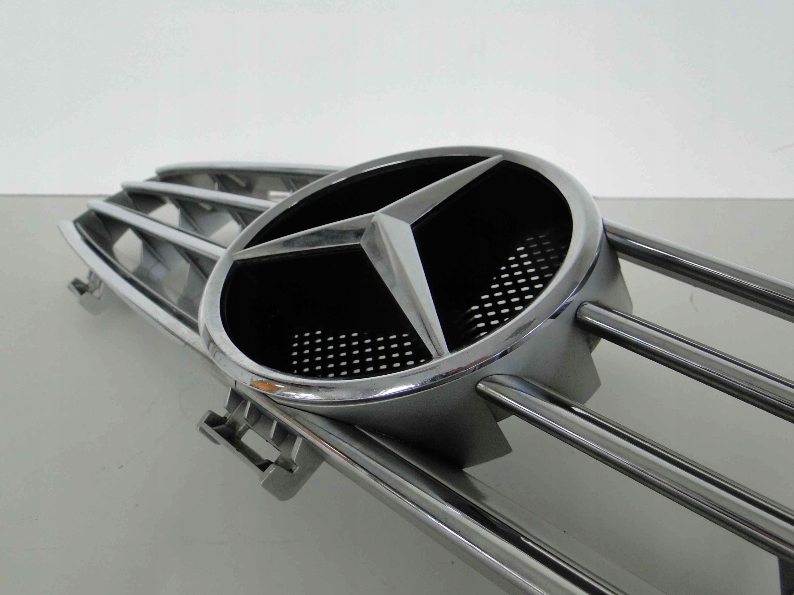MERCEDES CLS 219 GRILL ATRAPA SZARY Typ samochodu Samochody osobowe