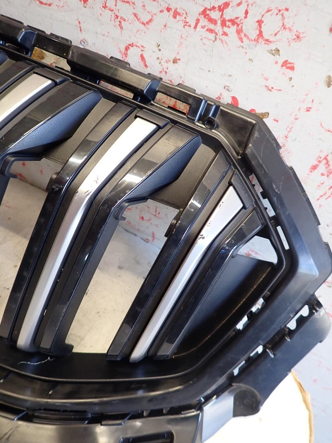 Grill SKODA KODIAQ II 2024- 57H853653B