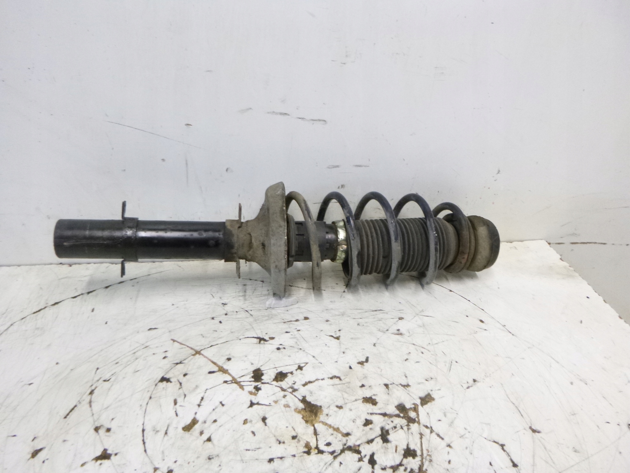 shock absorber front VW Volkswagen Golf IV 1.4 1.6 97-06r.