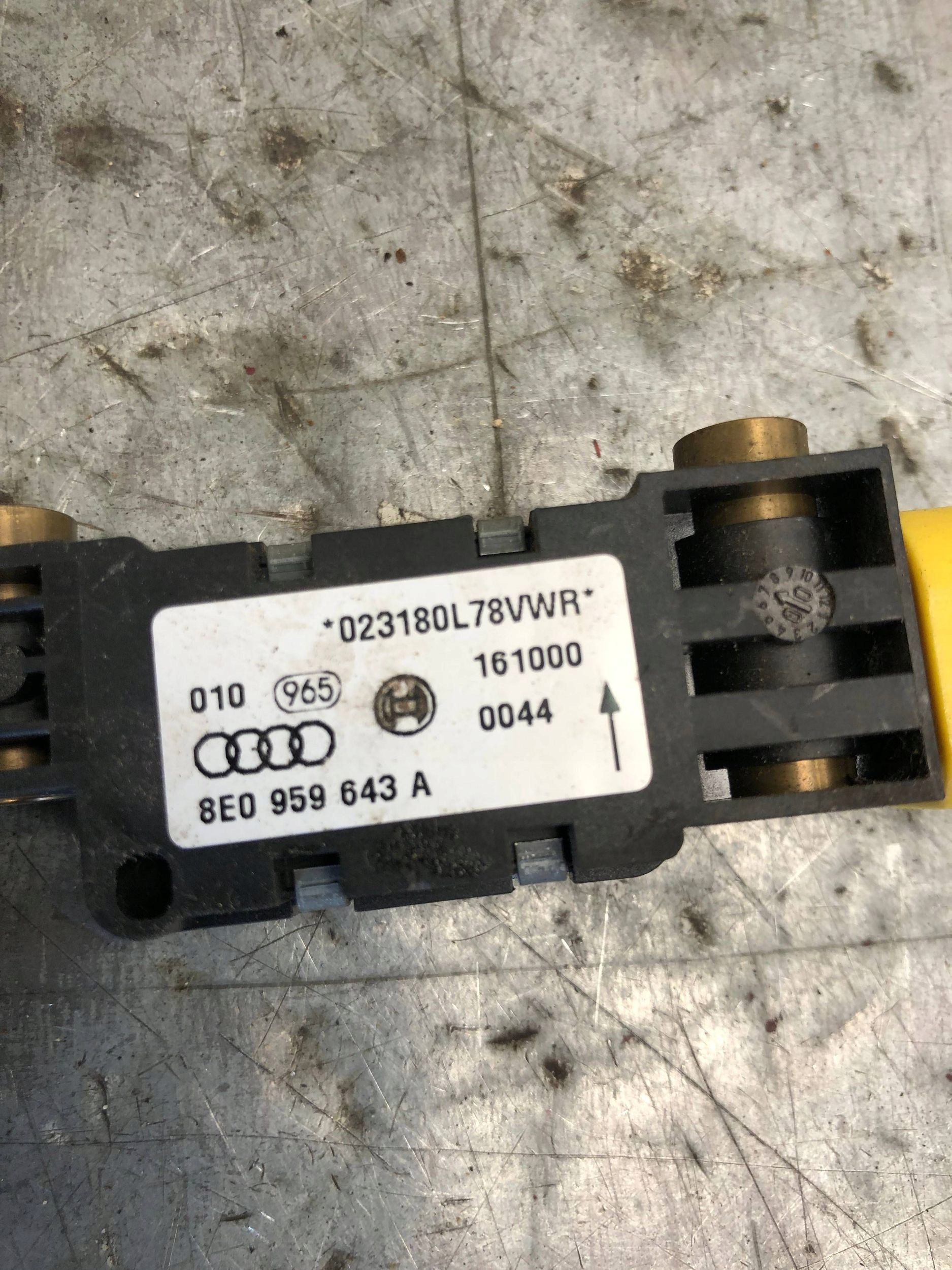 Capteur choc AUDI A4 B6 B7 8E0959643A