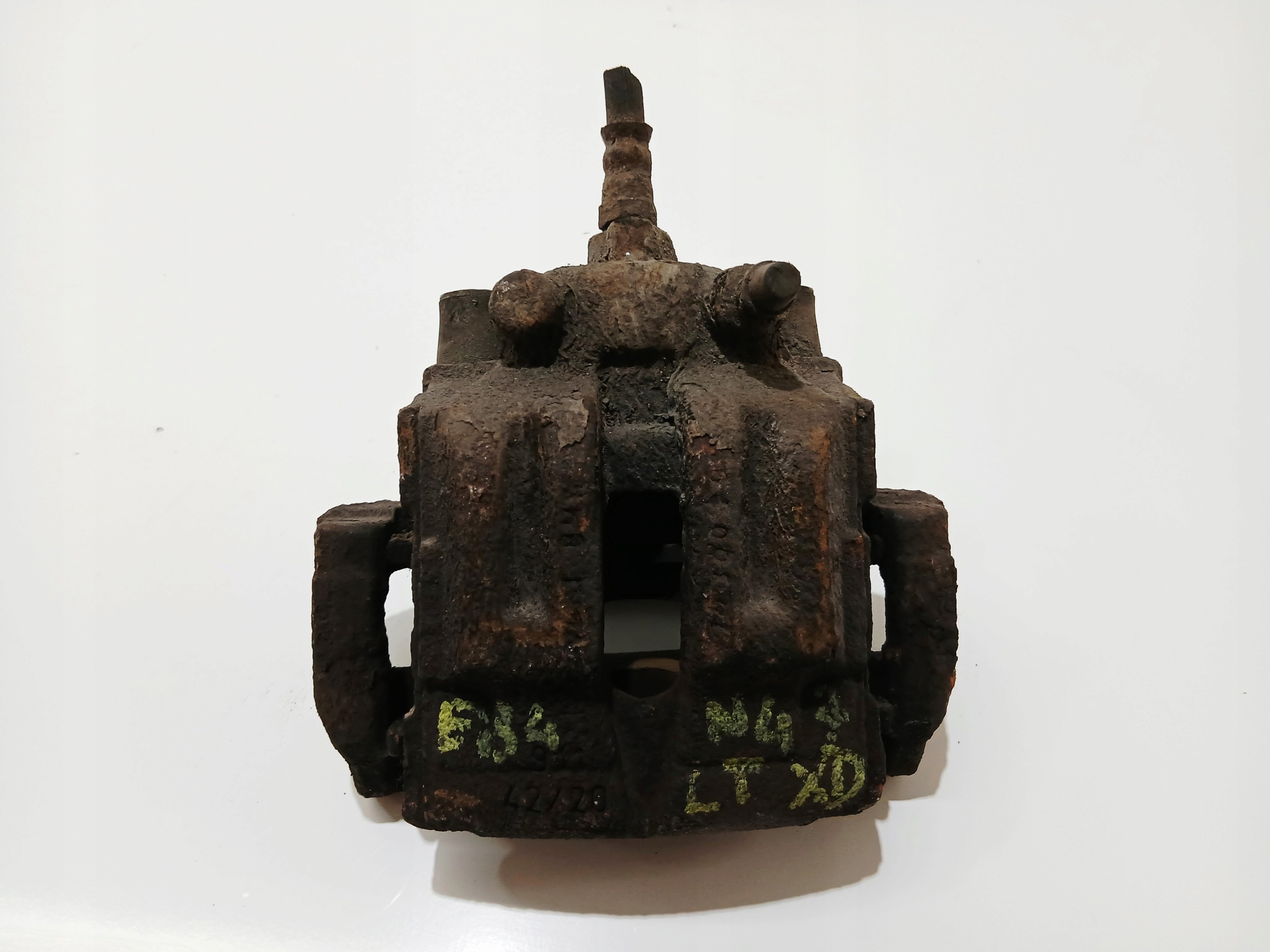 caliper brake left rear part BMW X1 E84 N47 2.0D OE 42/20 (24235183)