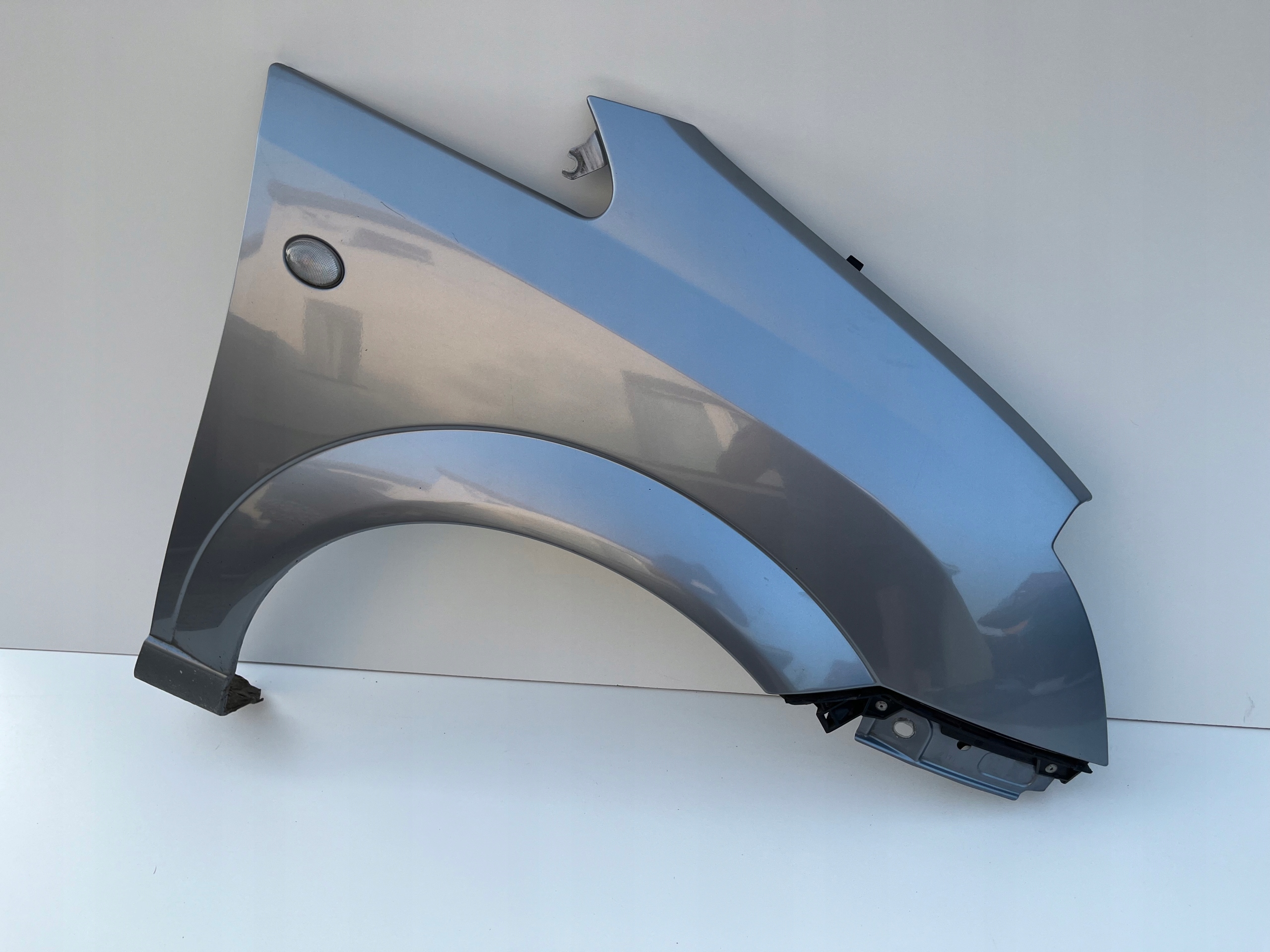 fender right front Opel MERIVA A Z163 03-10r.