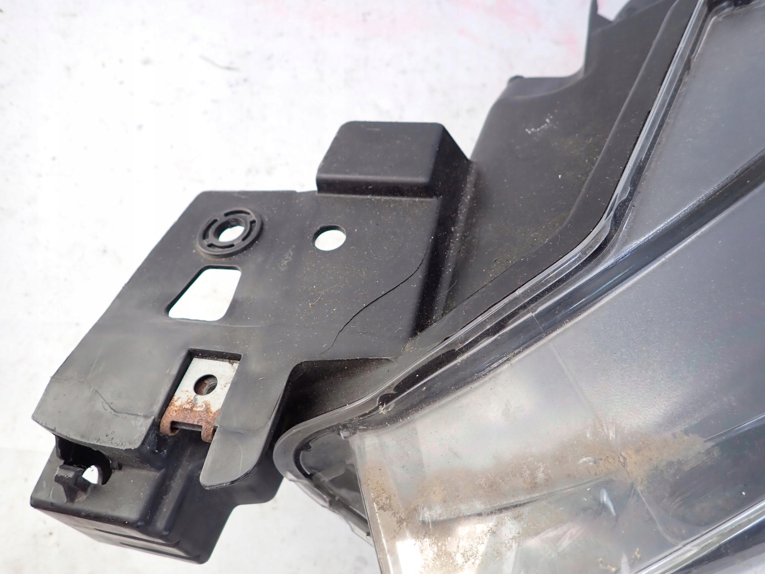 MAZDA CX-3 and 14- light left front front
