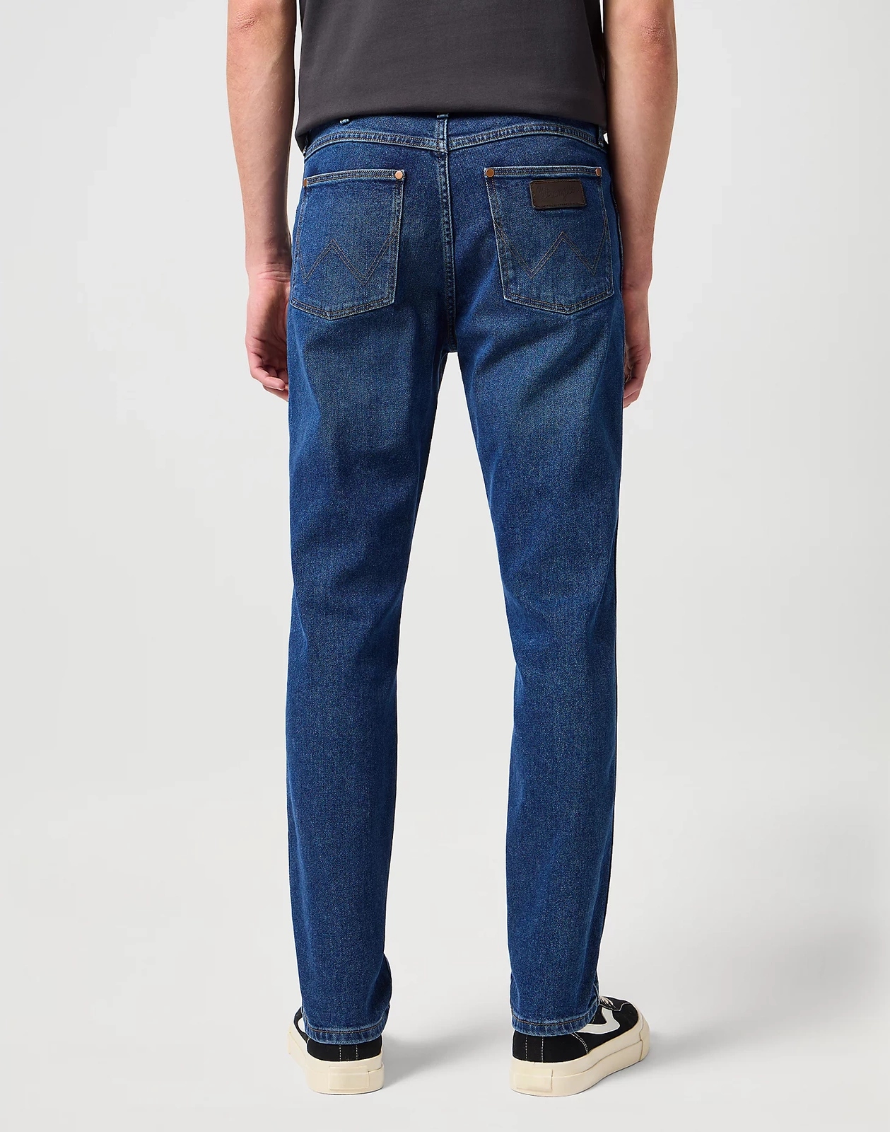 Męskie spodnie jeansowe zwężane Wrangler Larston The Rock W18S8450X 32/30