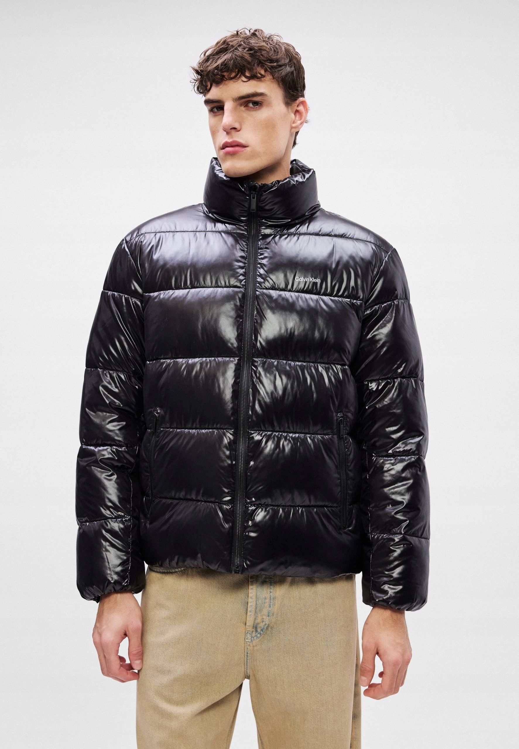 Calvin Klein Pánská péřová bunda Glossy Channeled Puffer LV04LE518G R 3XL