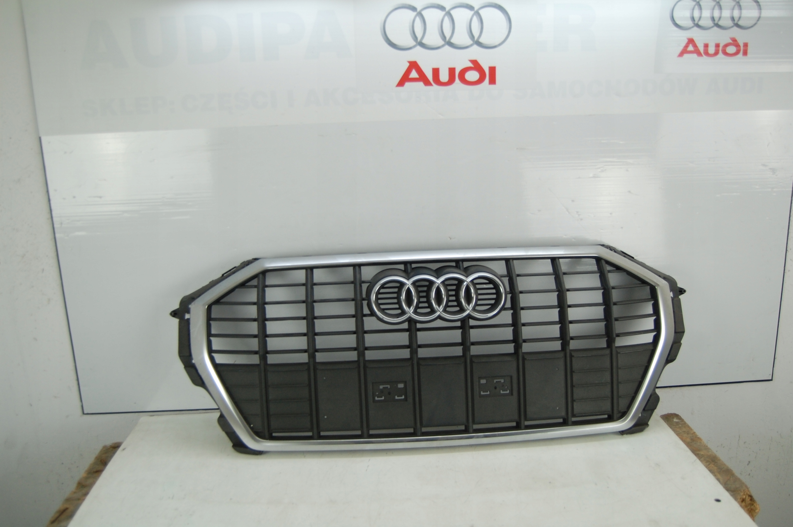 Audi Q3 Kühlergrill FRONTGRILL Kühlergitter 83A853651 - Thumbnail 1