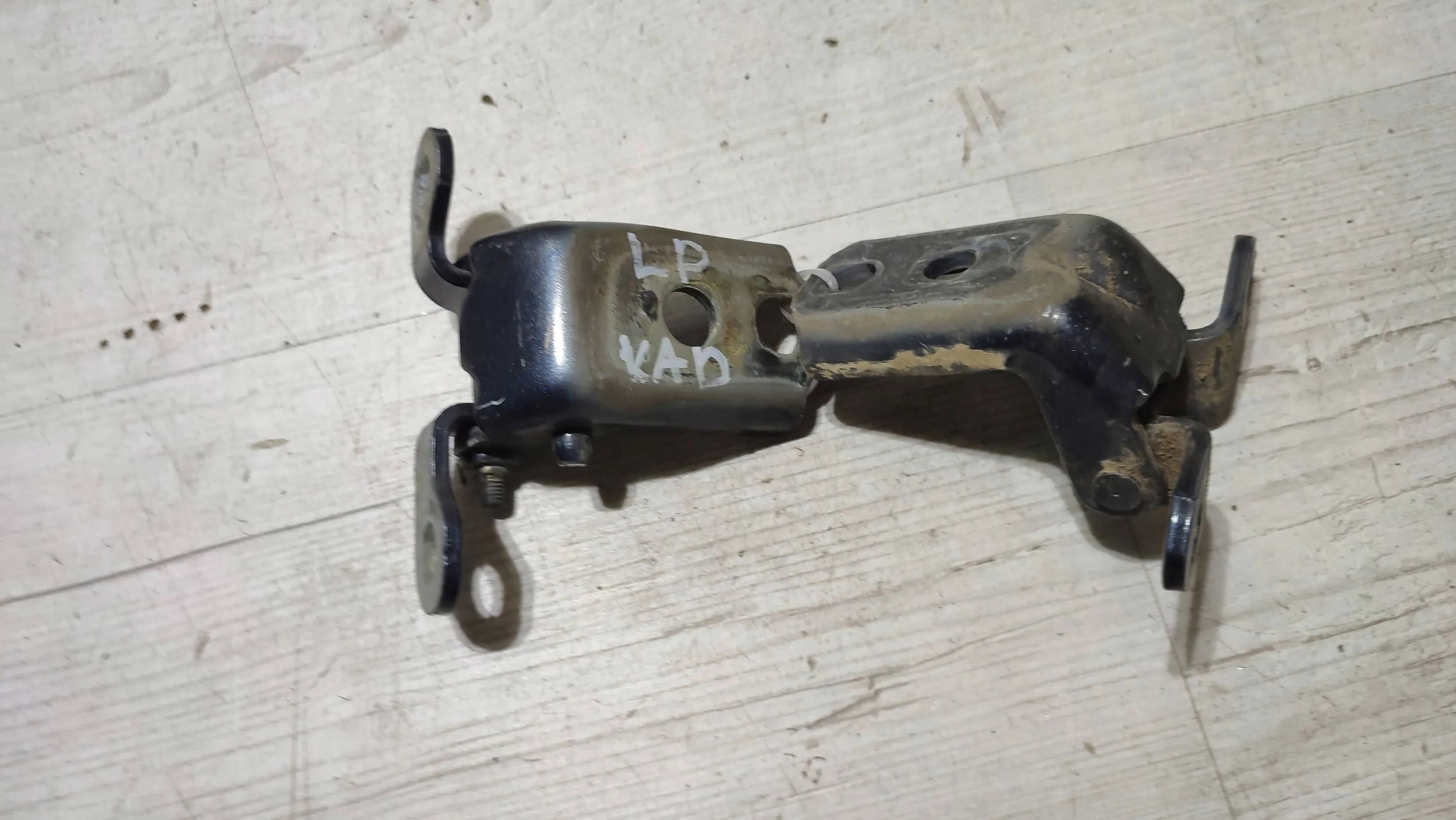 Renault Kadjar 17r 1.5dci front side left hinges