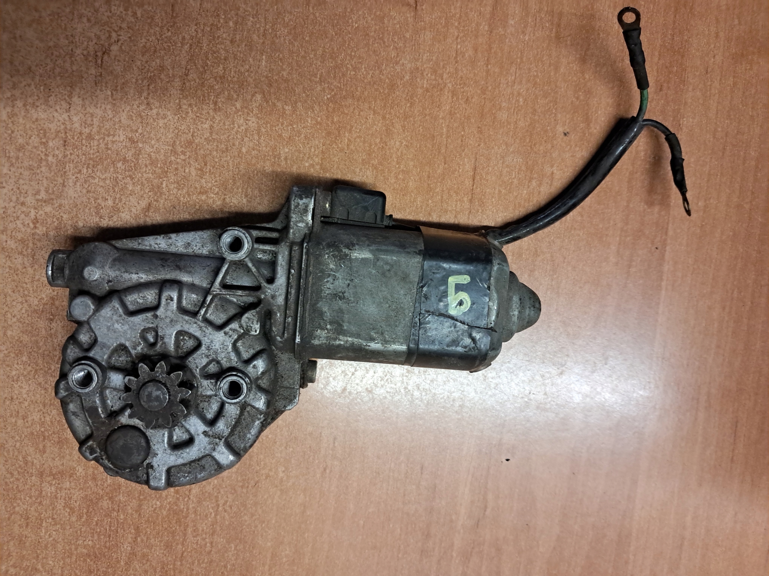 engine windows front right MERCEDES W124 0130821138