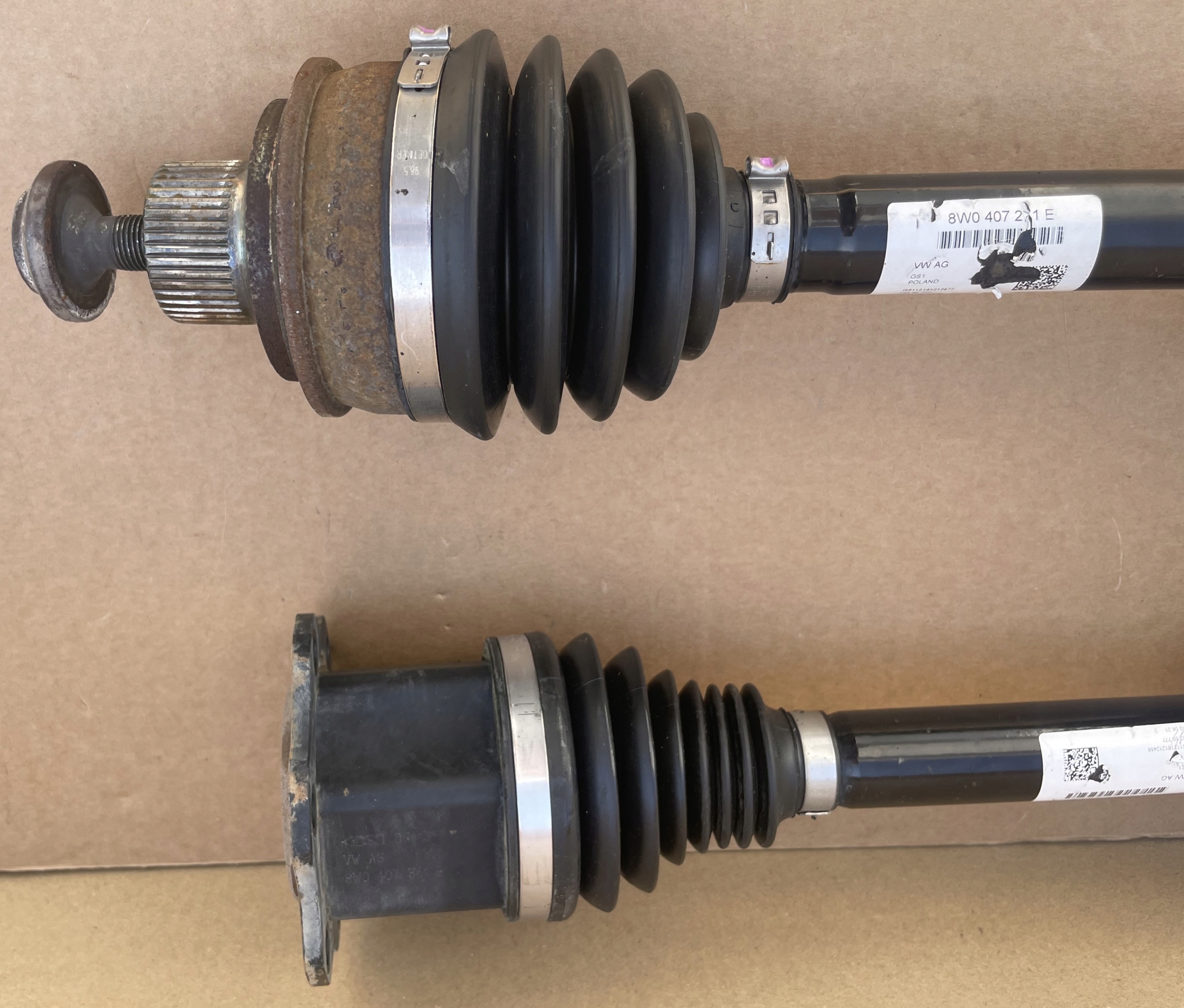 semi-axis AUDI A4 B9 LIFT 8W0407271E as new original